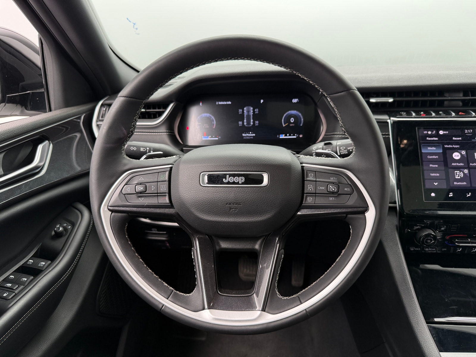 Thumbnail: 2023 Jeep Grand Cherokee - 4