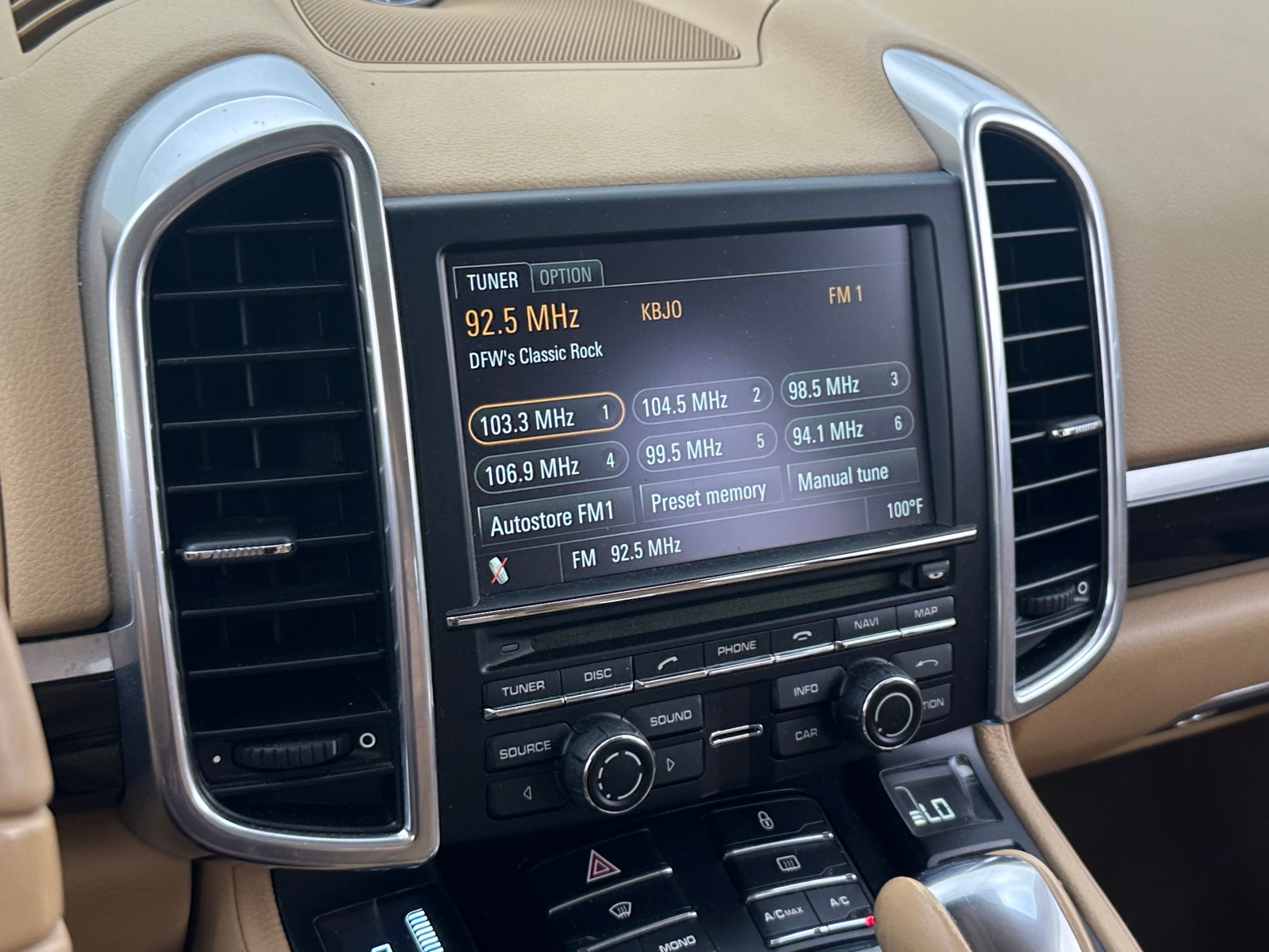 Thumbnail: 2012 Porsche Cayenne - 3