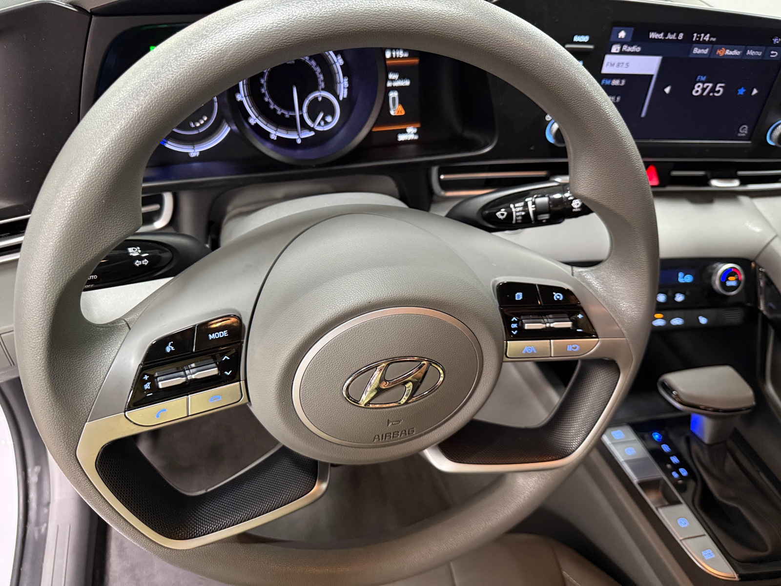 Thumbnail: 2023 Hyundai Elantra - 5