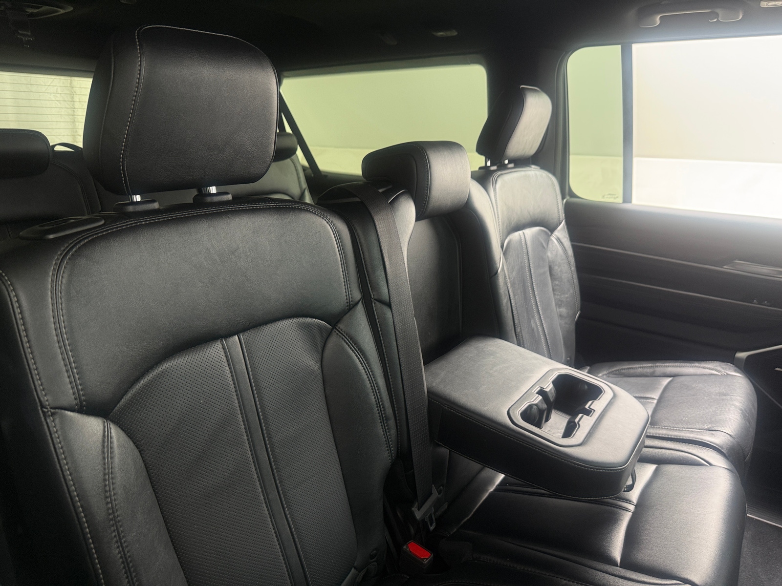 Thumbnail: 2023 Jeep Wagoneer - 5