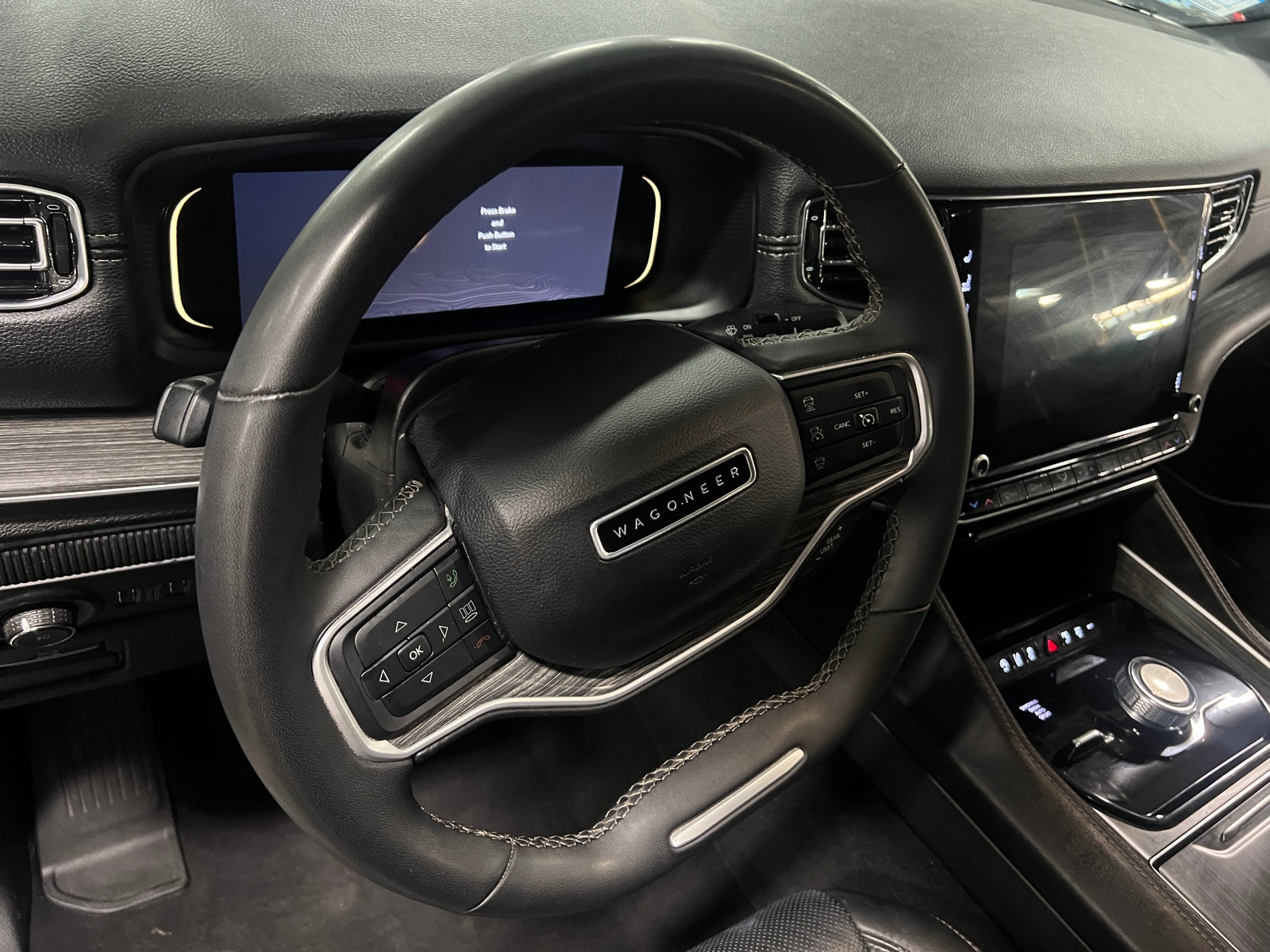 Thumbnail: 2023 Jeep Wagoneer - 4