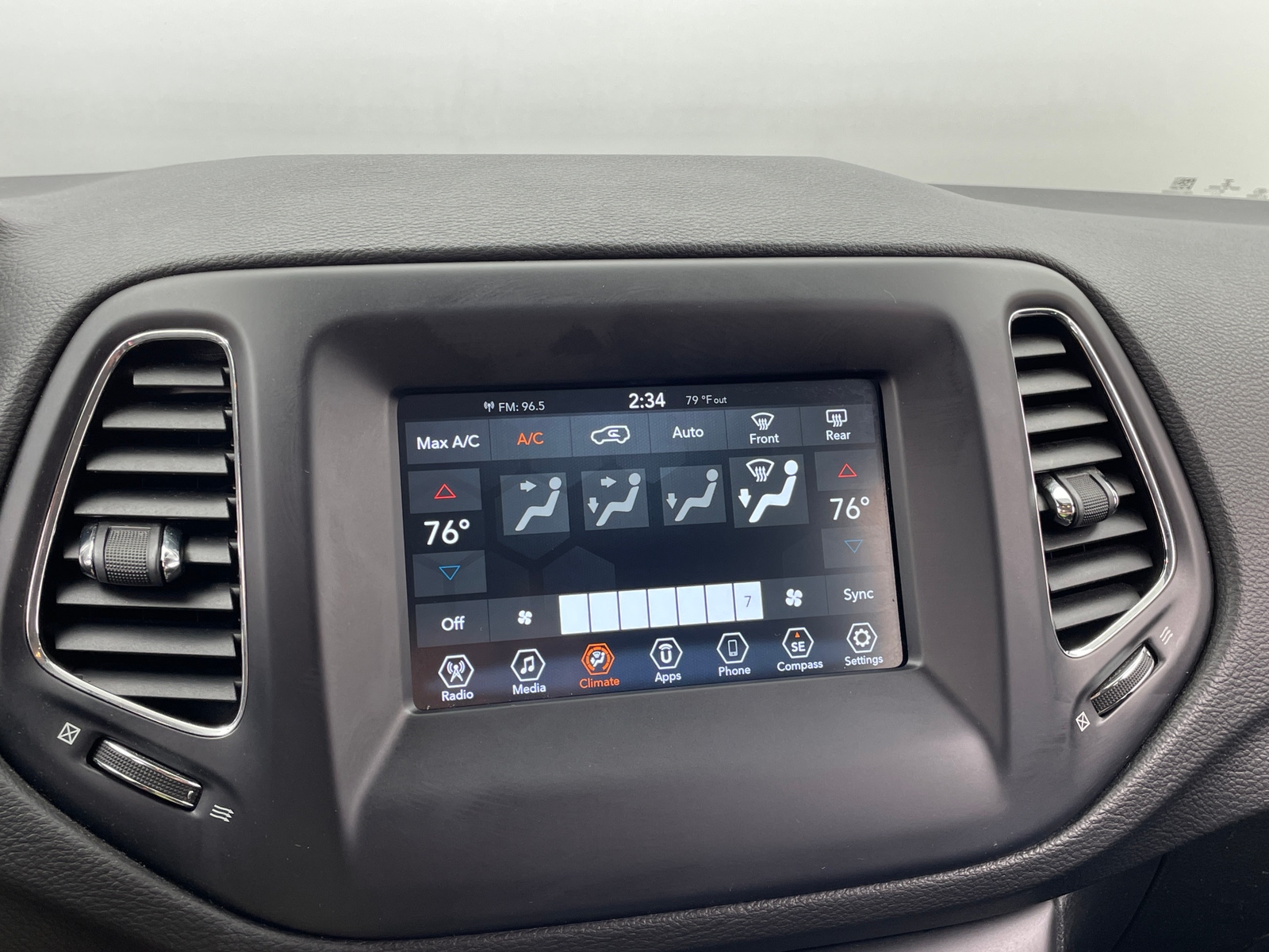 Thumbnail: 2021 Jeep Compass - 4