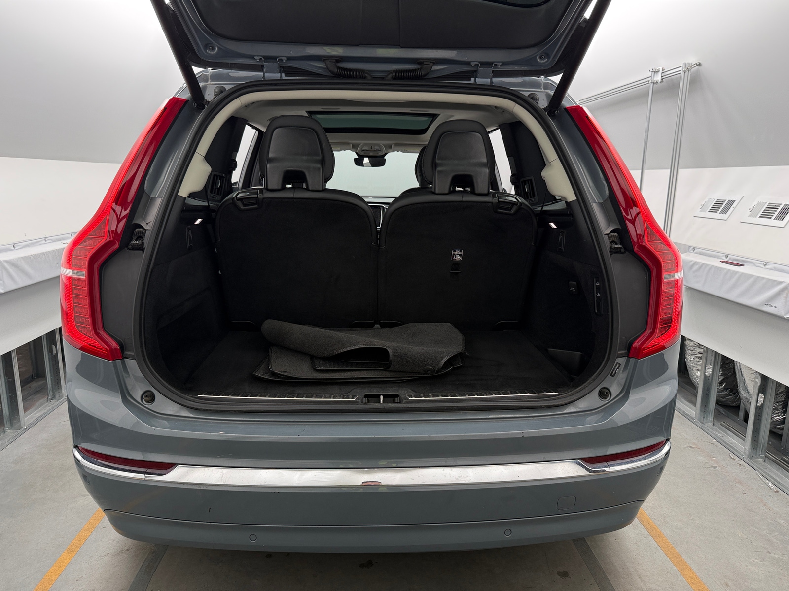 Thumbnail: 2023 Volvo XC90 - 6