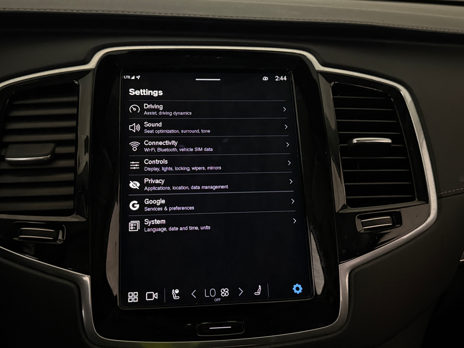 Thumbnail: 2023 Volvo XC90 - 3