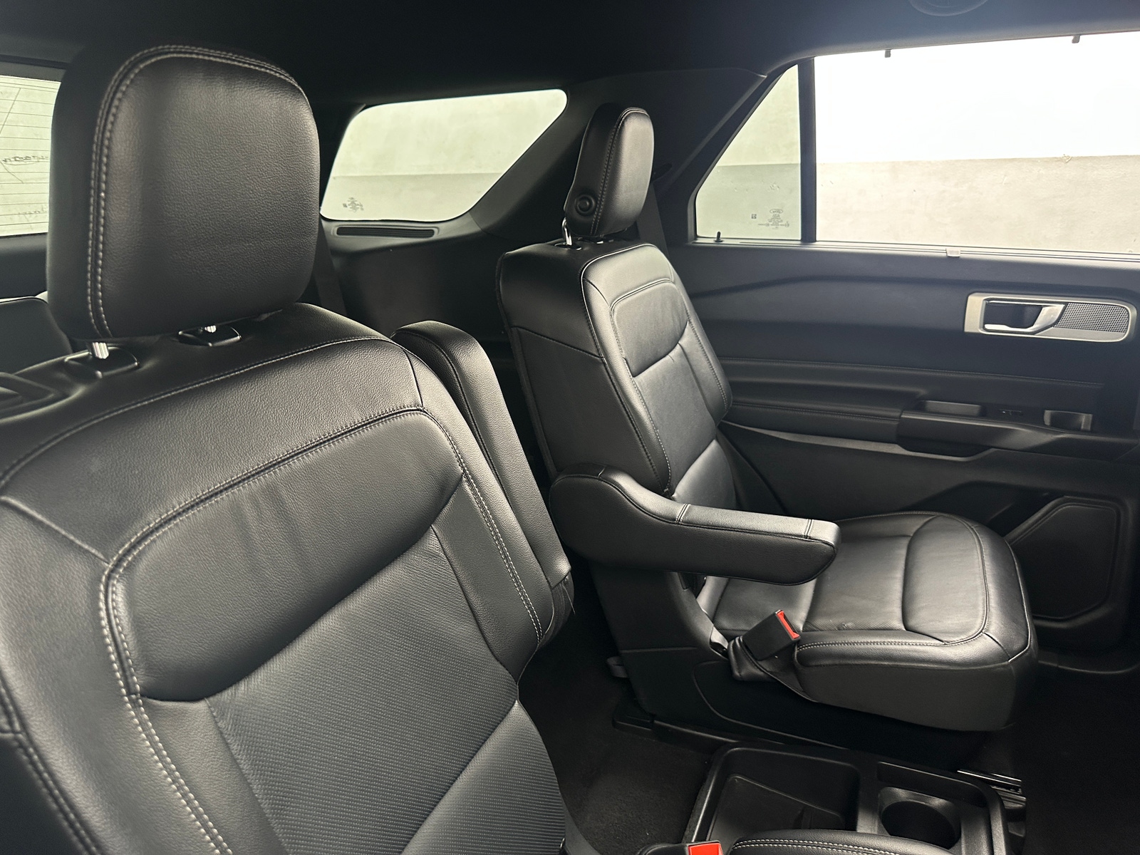 Thumbnail: 2020 Ford Explorer - 5