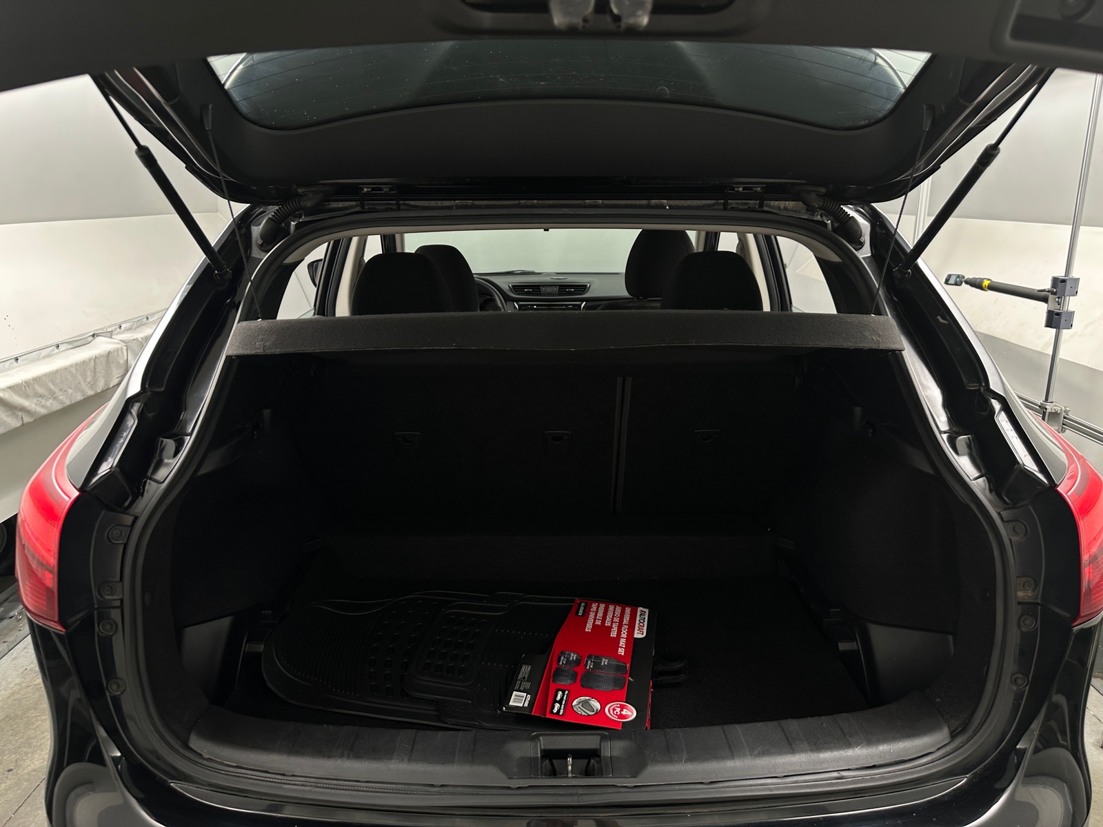 Thumbnail: 2017 Nissan Rogue Sport - 7
