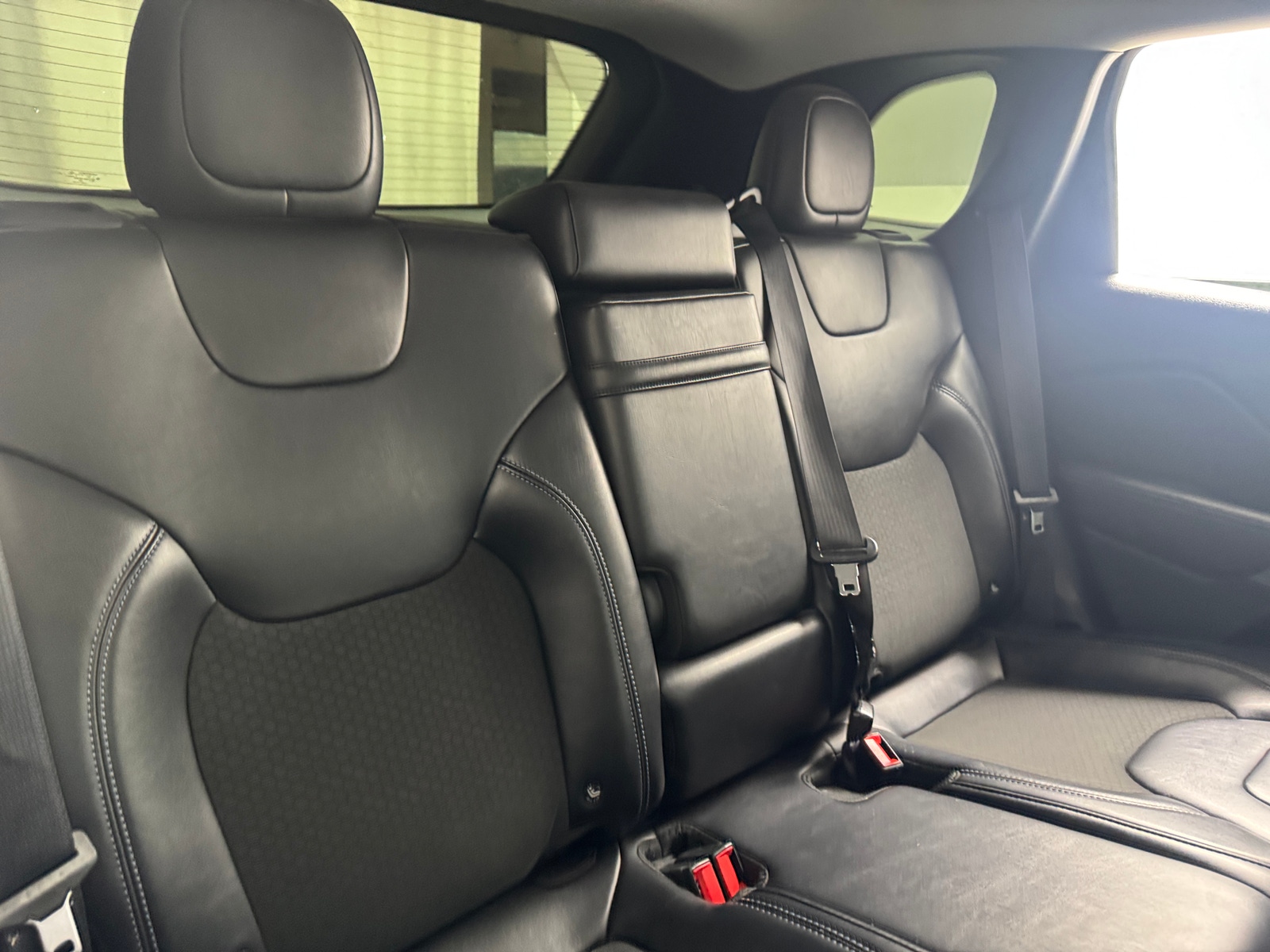 Thumbnail: 2019 Jeep Cherokee - 6