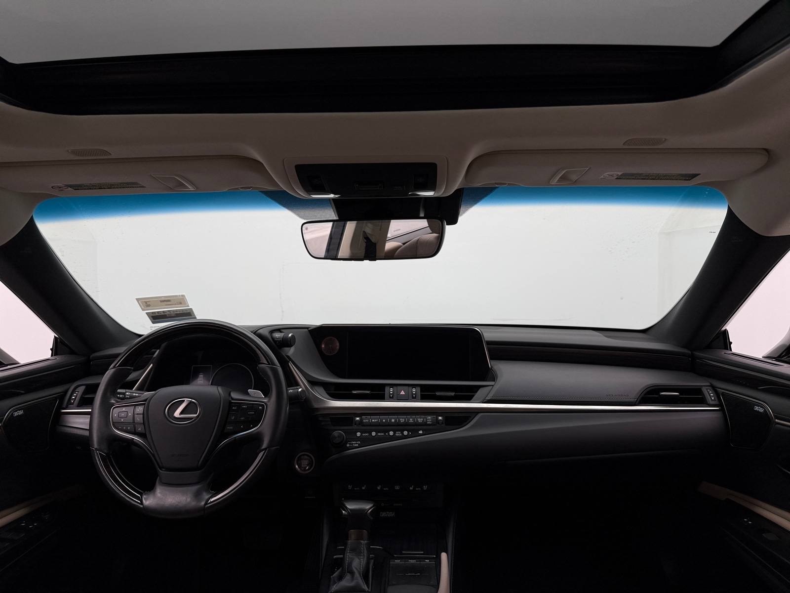 Thumbnail: 2019 Lexus ES - 3