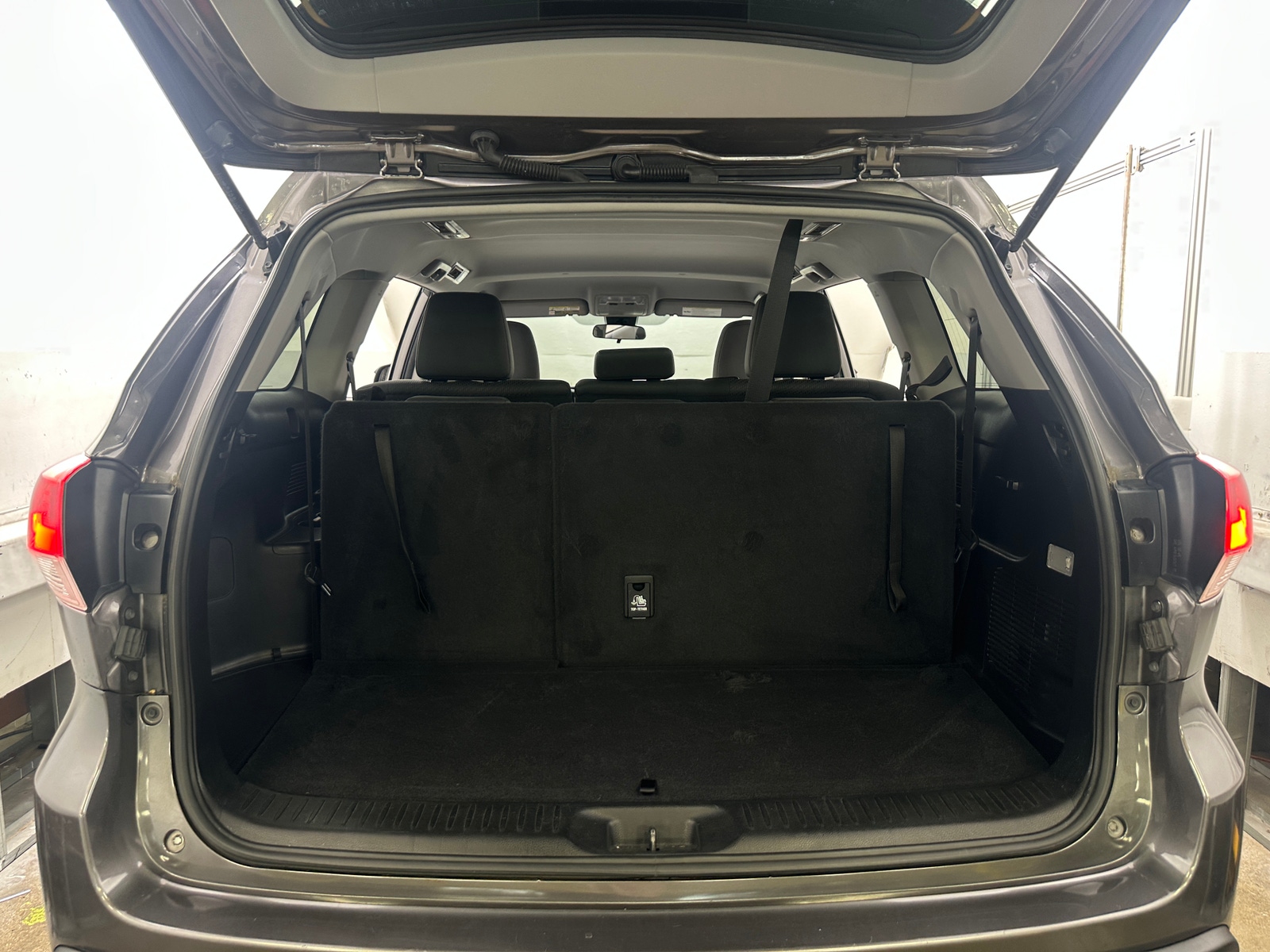 Thumbnail: 2018 Toyota Highlander - 7