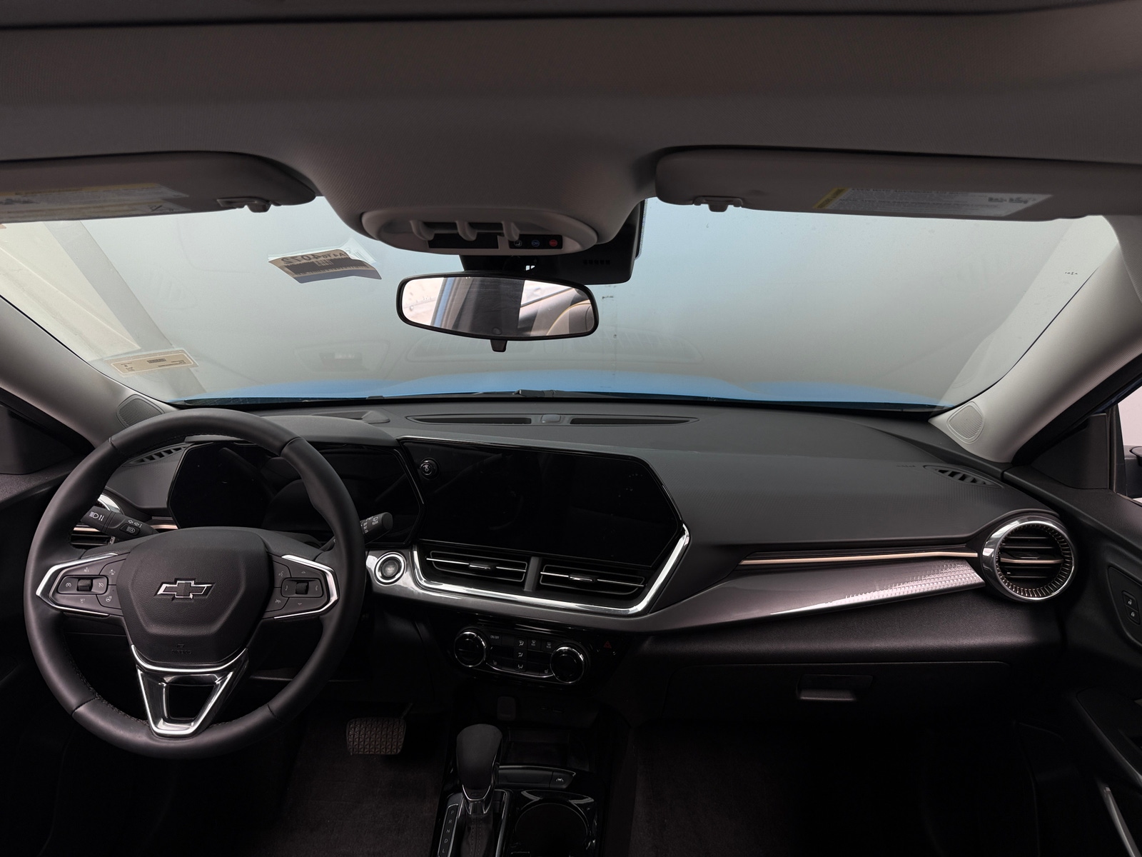 Thumbnail: 2025 Chevrolet Trax - 2