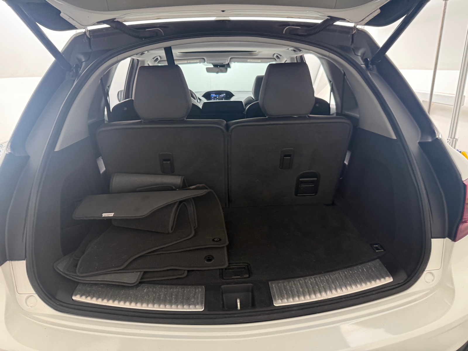 Thumbnail: 2020 Acura MDX - 6