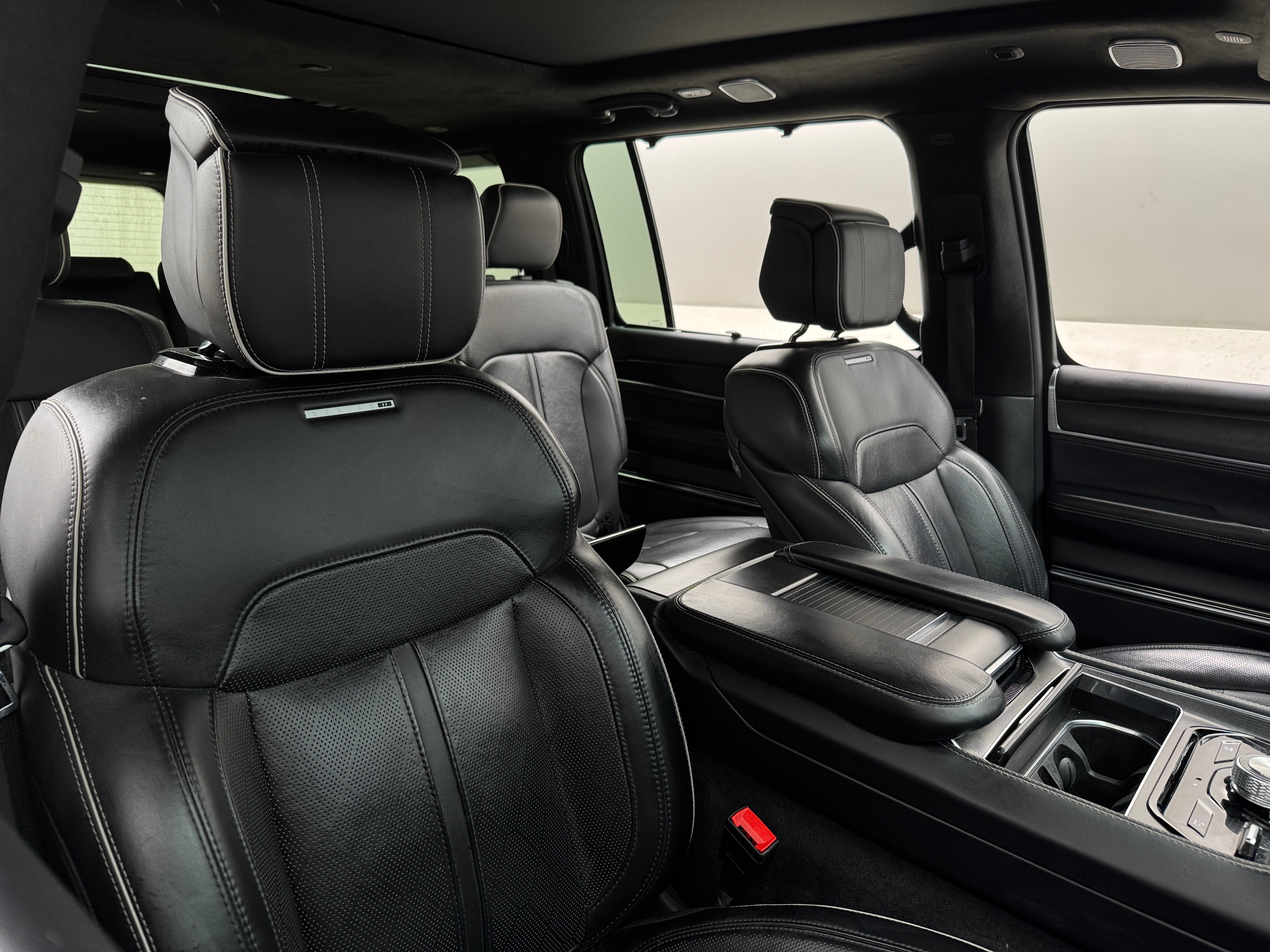 2024 Jeep Grand Wagoneer L Series II - Photo 2