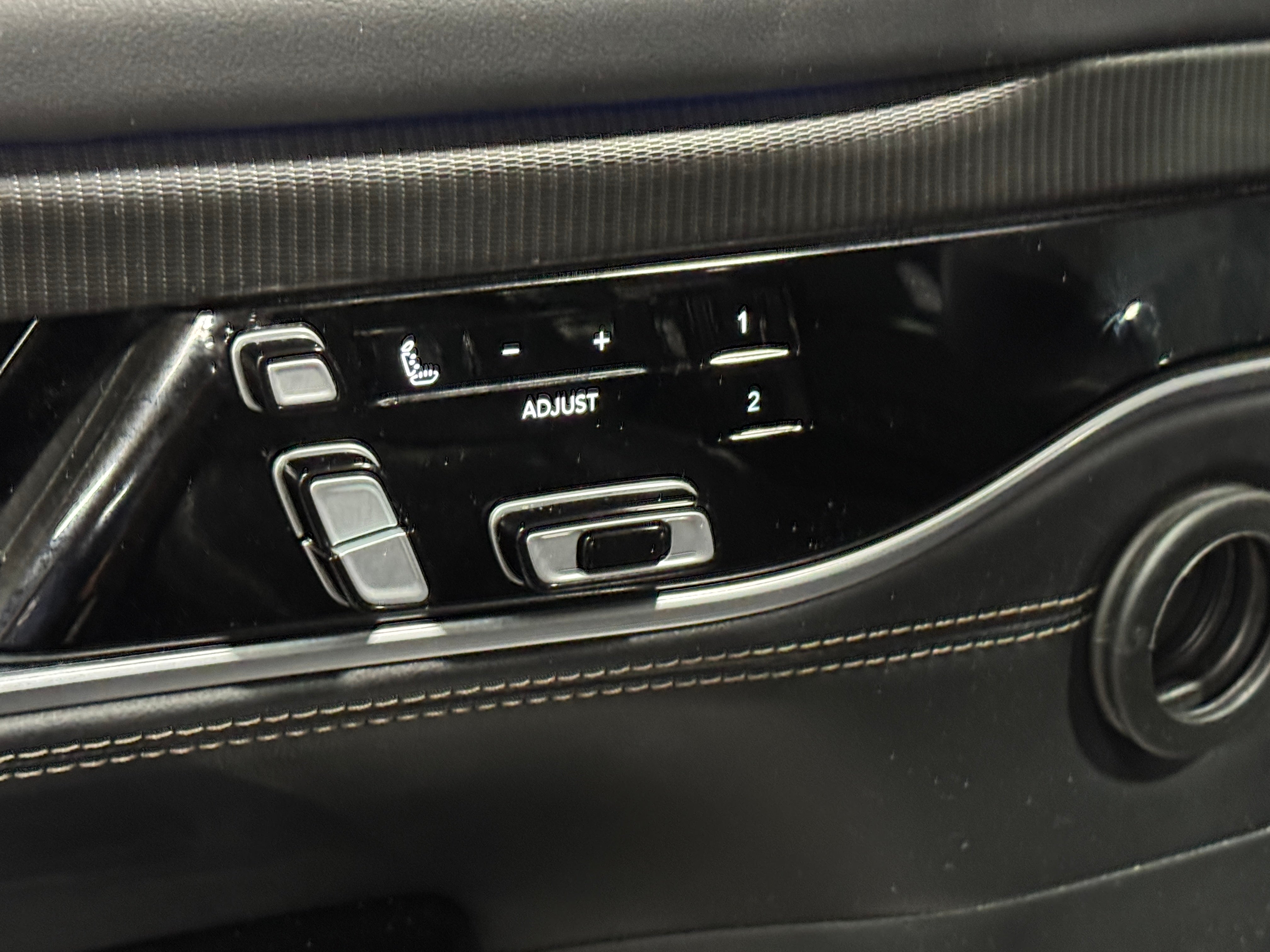 2024 Jeep Grand Wagoneer L Series II - Photo 11