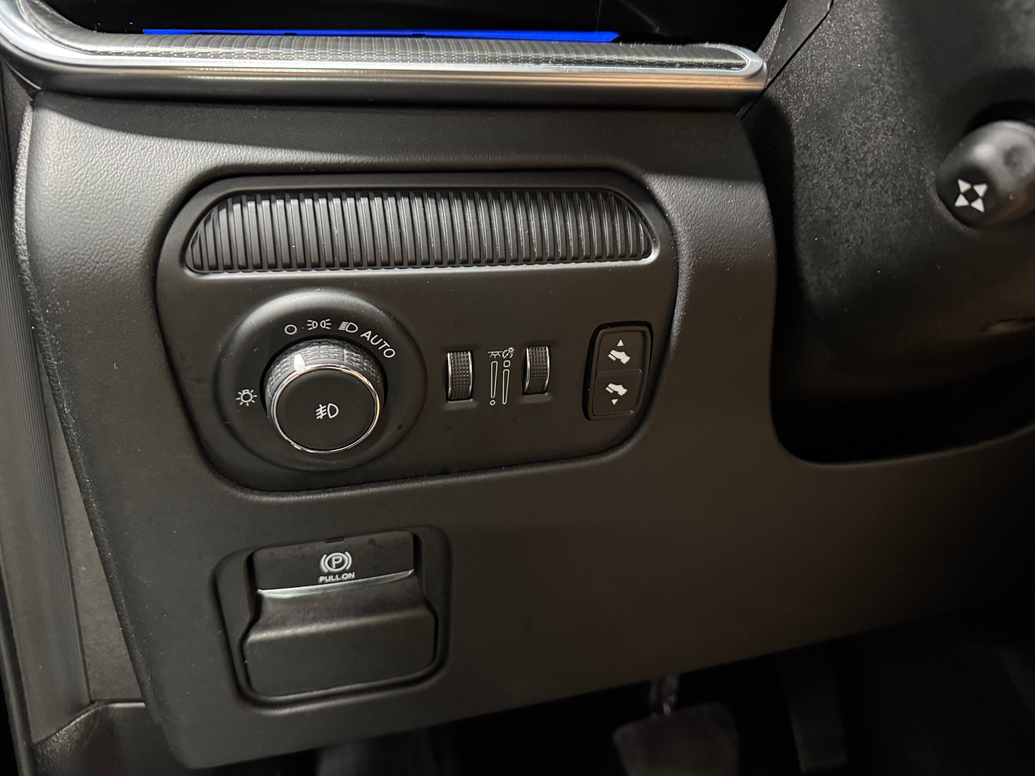 2024 Jeep Grand Wagoneer L Series II - Photo 12