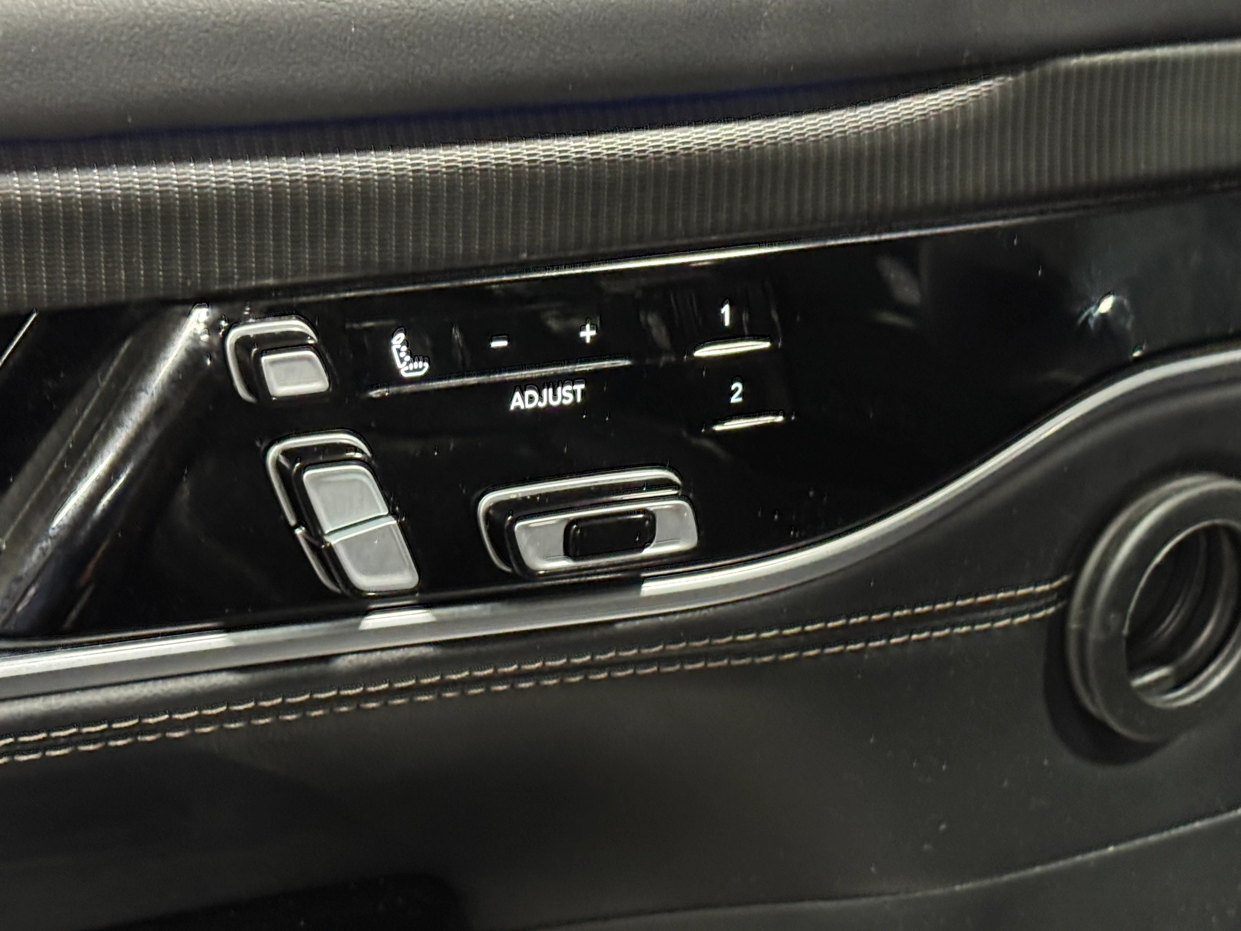 2024 Jeep Grand Wagoneer L Series II - Photo 23