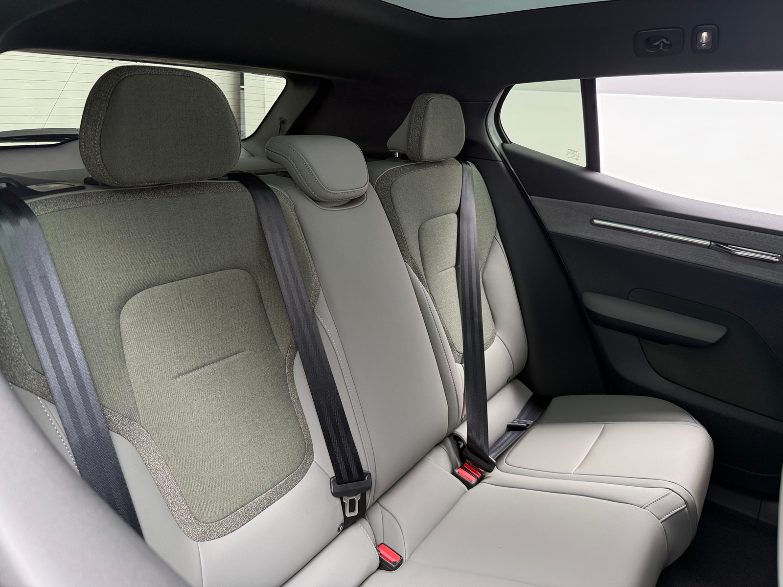 Thumbnail: 2026 Volvo EX30 - 6