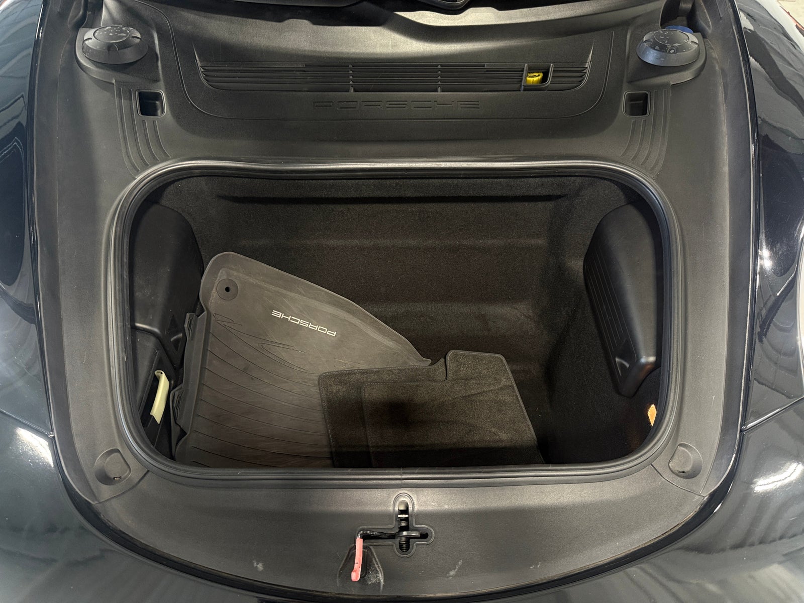 Thumbnail: 2012 Porsche 911 - 4