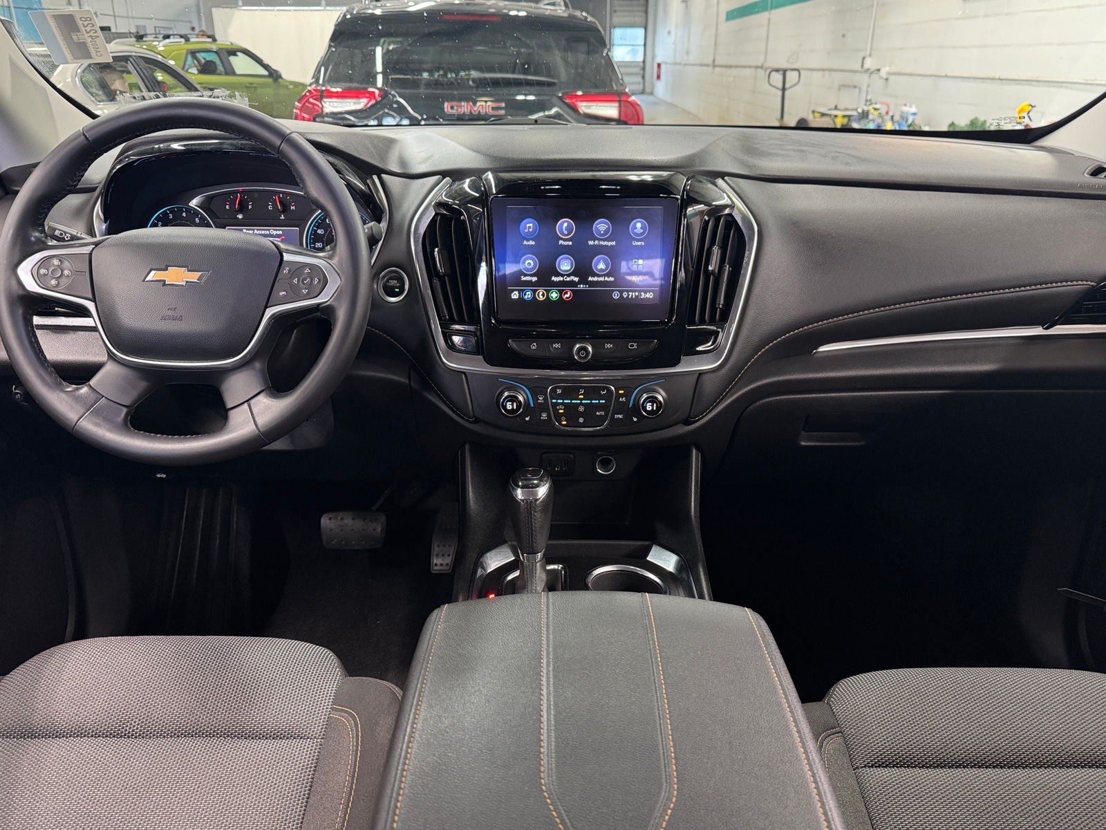 Thumbnail: 2020 Chevrolet Traverse - 3