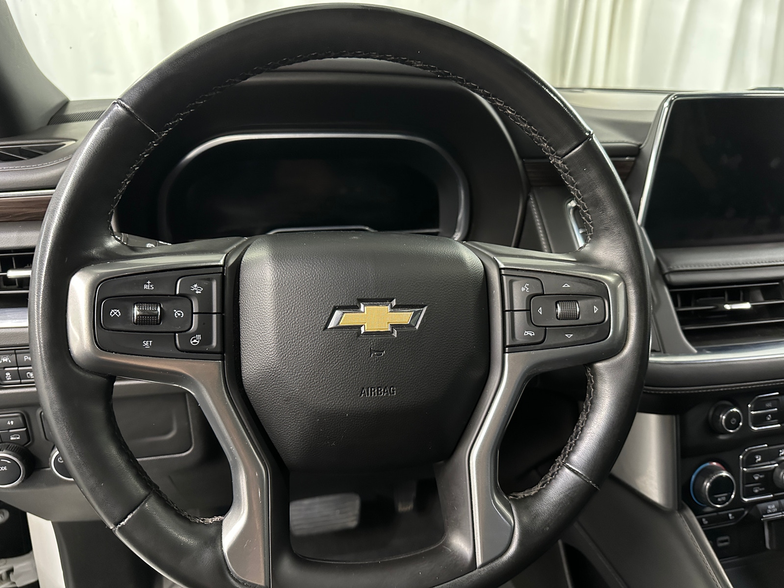 Thumbnail: 2023 Chevrolet Tahoe - 4