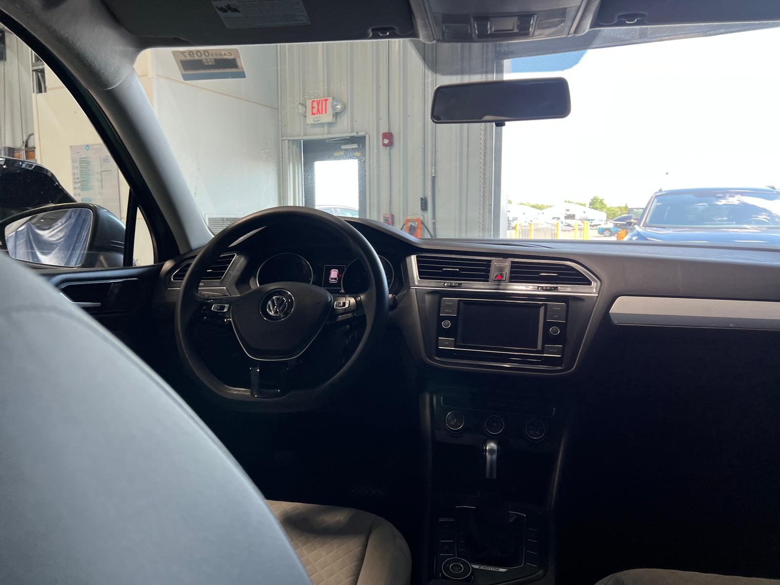 Thumbnail: 2018 Volkswagen Tiguan - 3