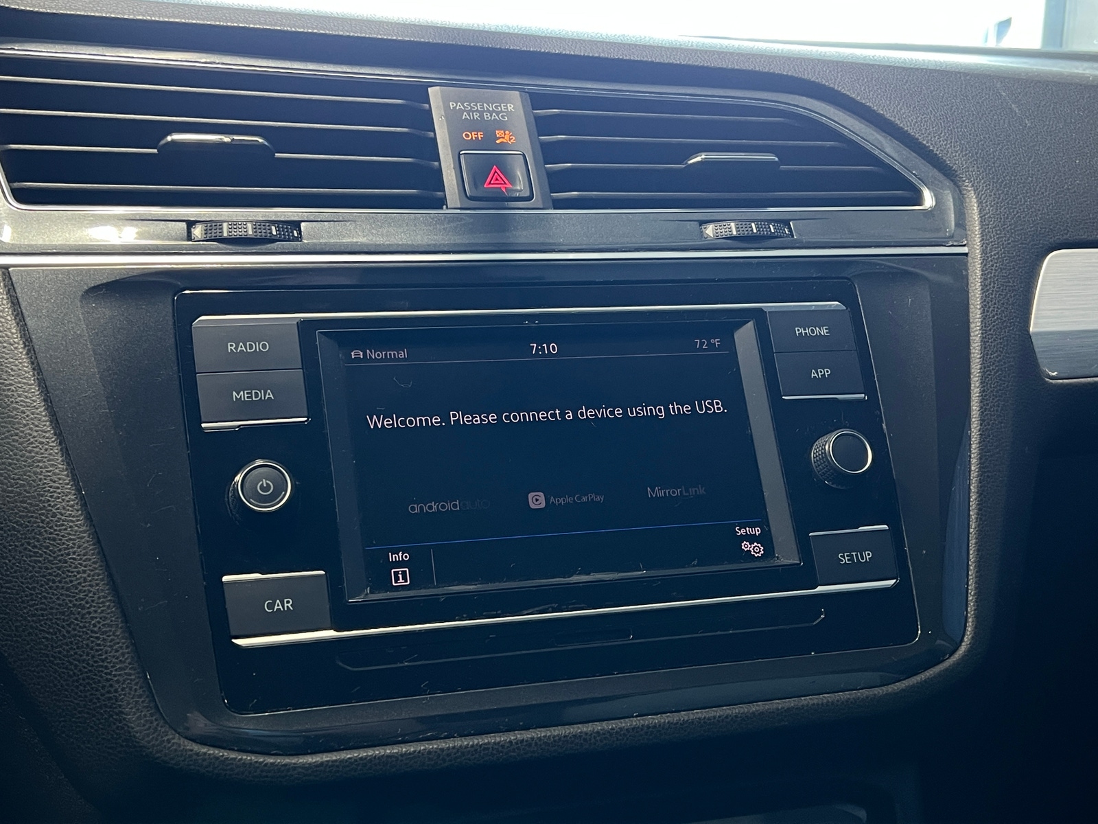 Thumbnail: 2018 Volkswagen Tiguan - 4