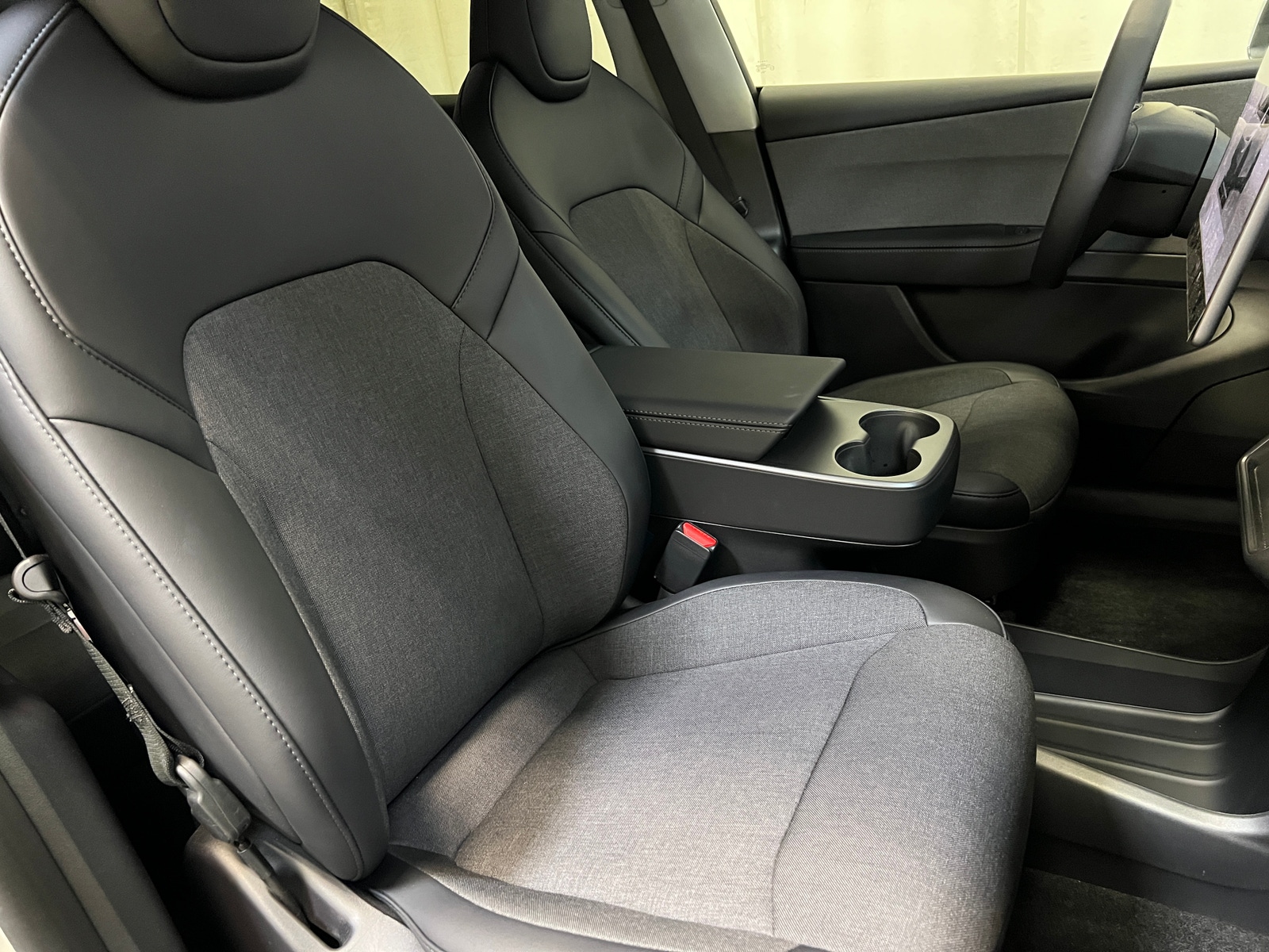 Thumbnail: 2026 Tesla Model Y - 2