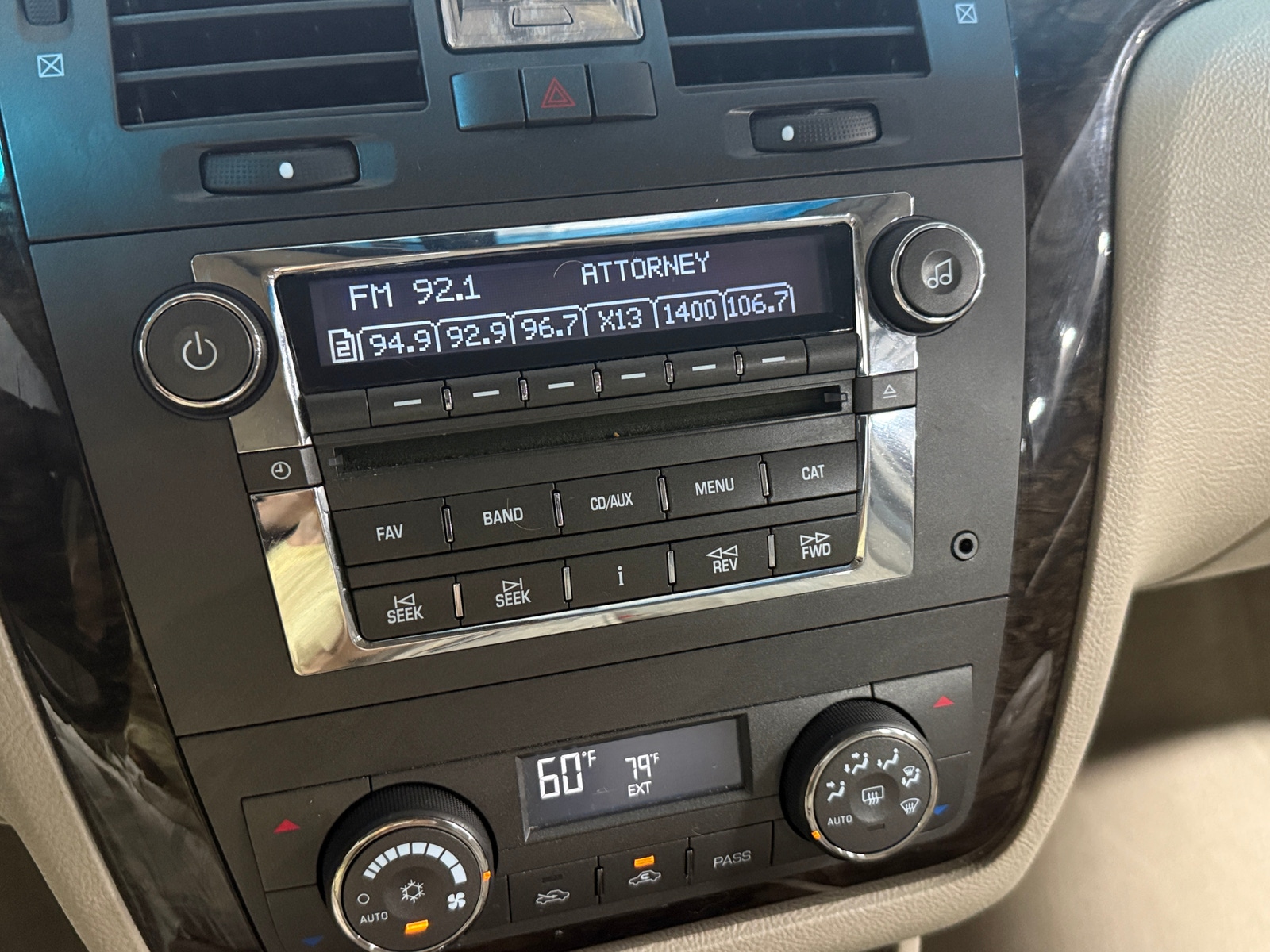 Thumbnail: 2011 Cadillac DTS - 3