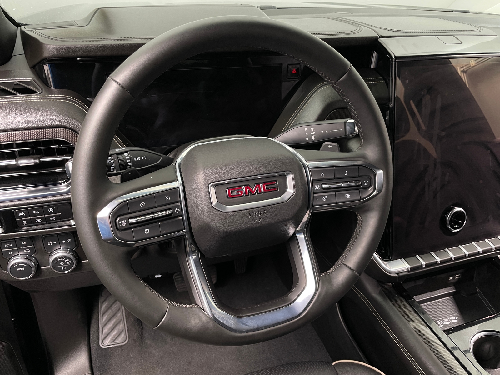 Thumbnail: 2025 GMC Yukon - 4