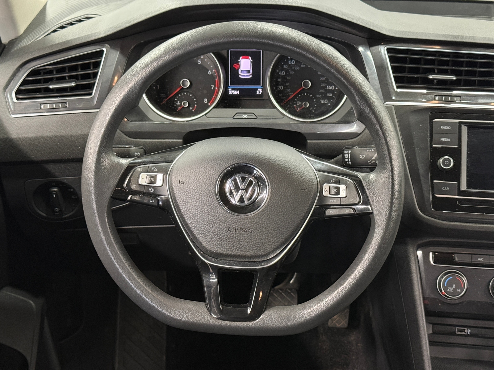 Thumbnail: 2019 Volkswagen Tiguan - 5