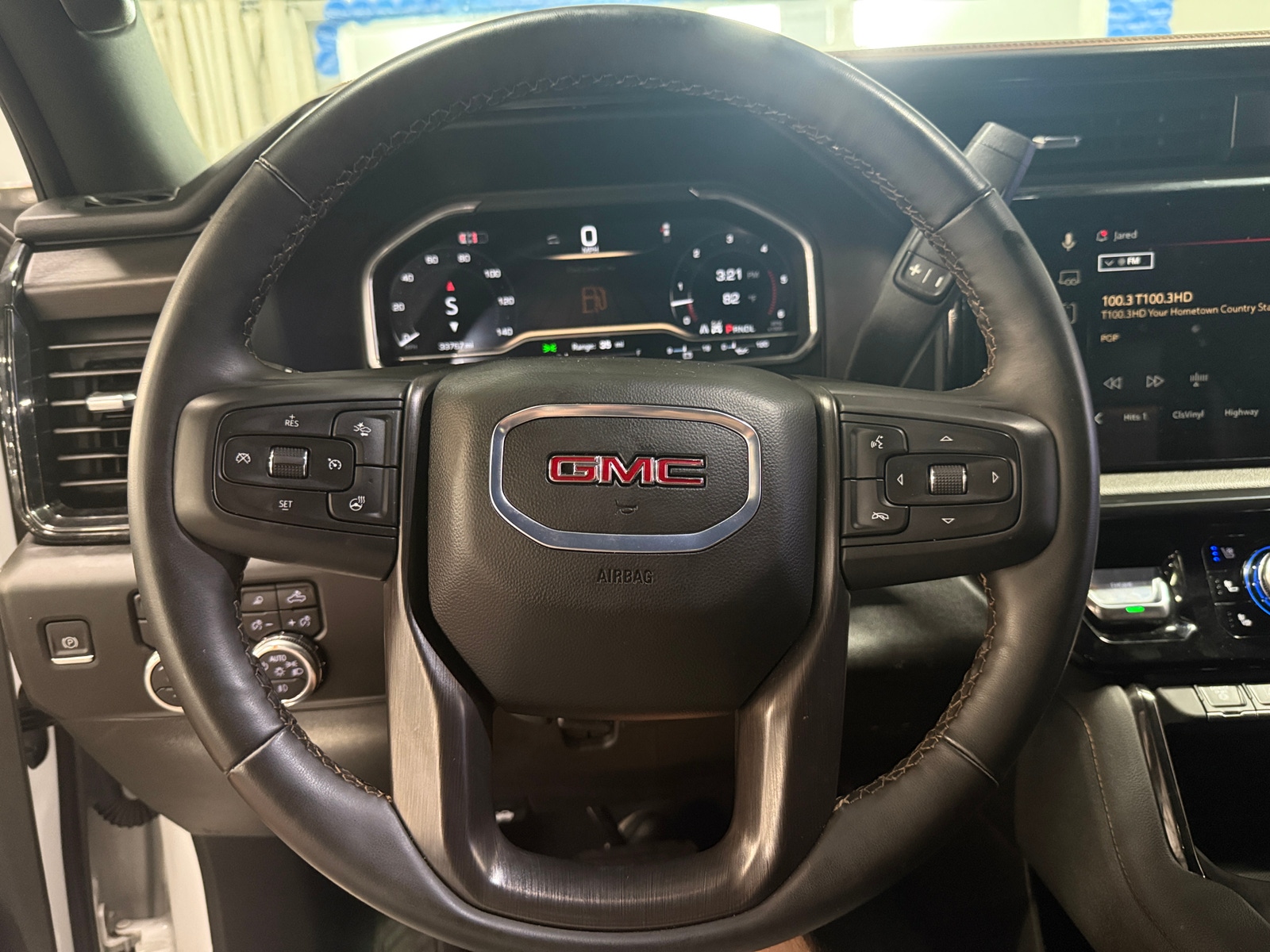 Thumbnail: 2025 GMC Sierra 2500 - 4