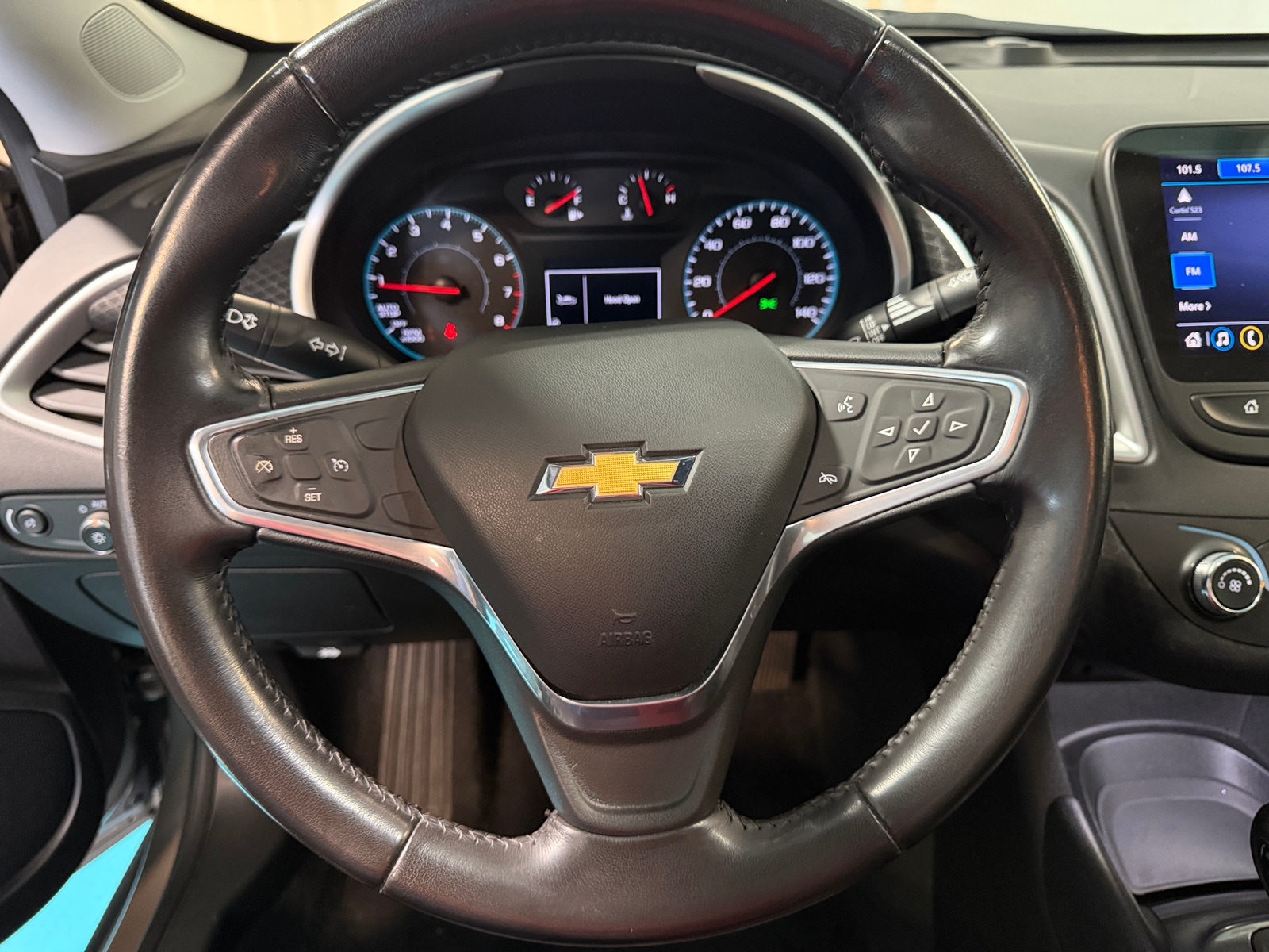 Thumbnail: 2022 Chevrolet Malibu - 5