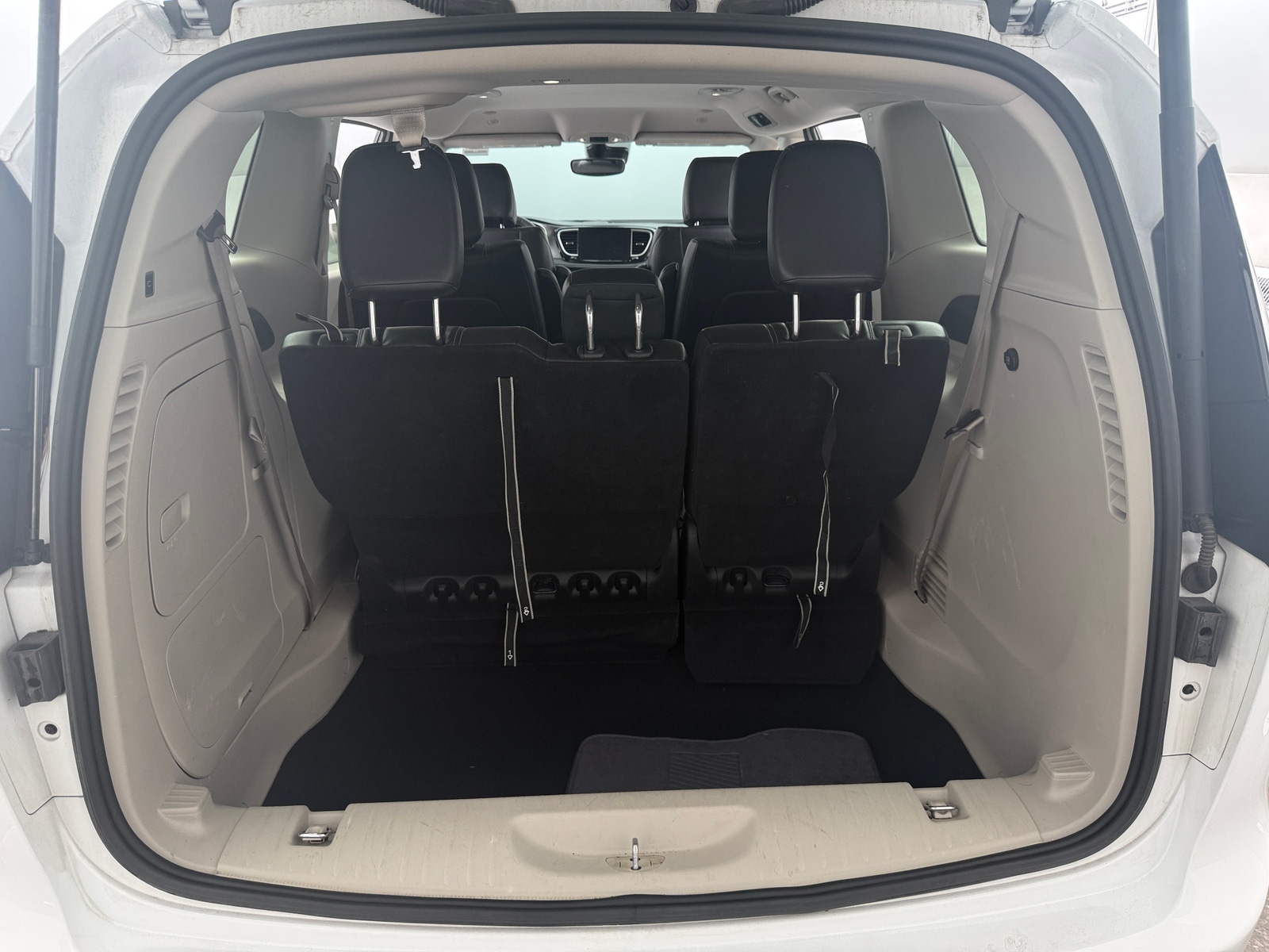 Thumbnail: 2024 Chrysler Pacifica - 6
