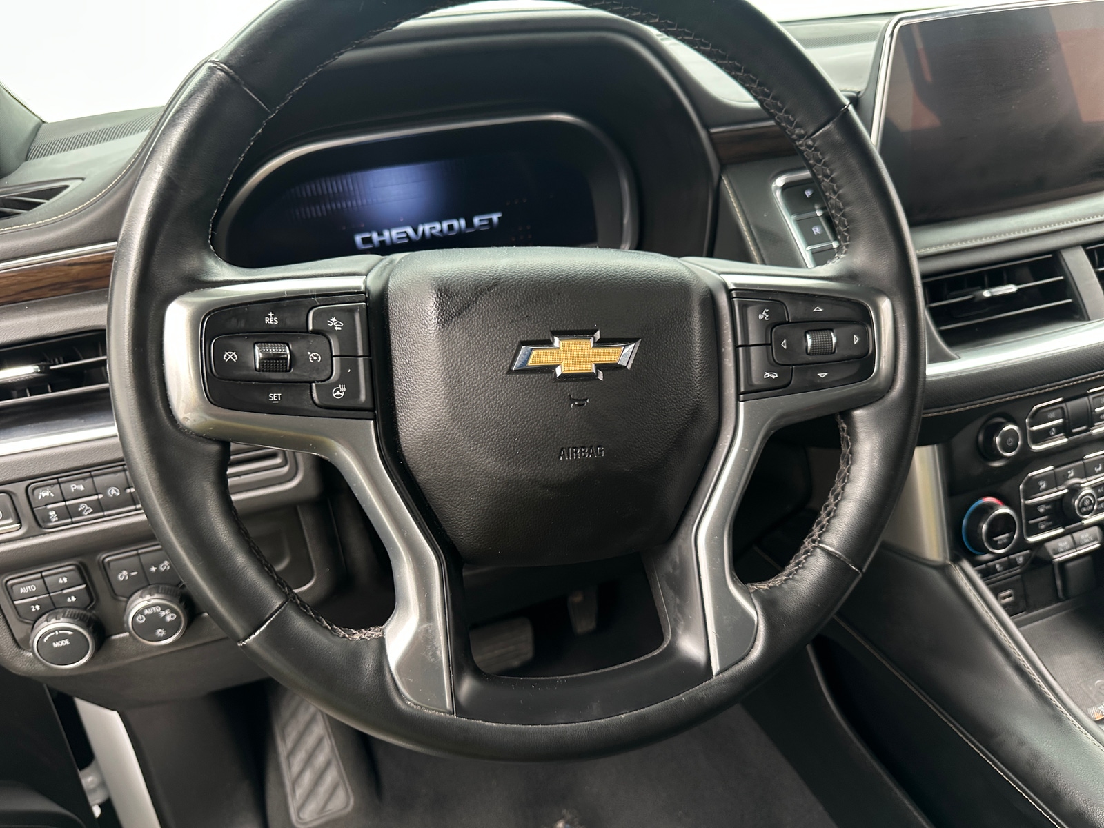 Thumbnail: 2023 Chevrolet Suburban - 4