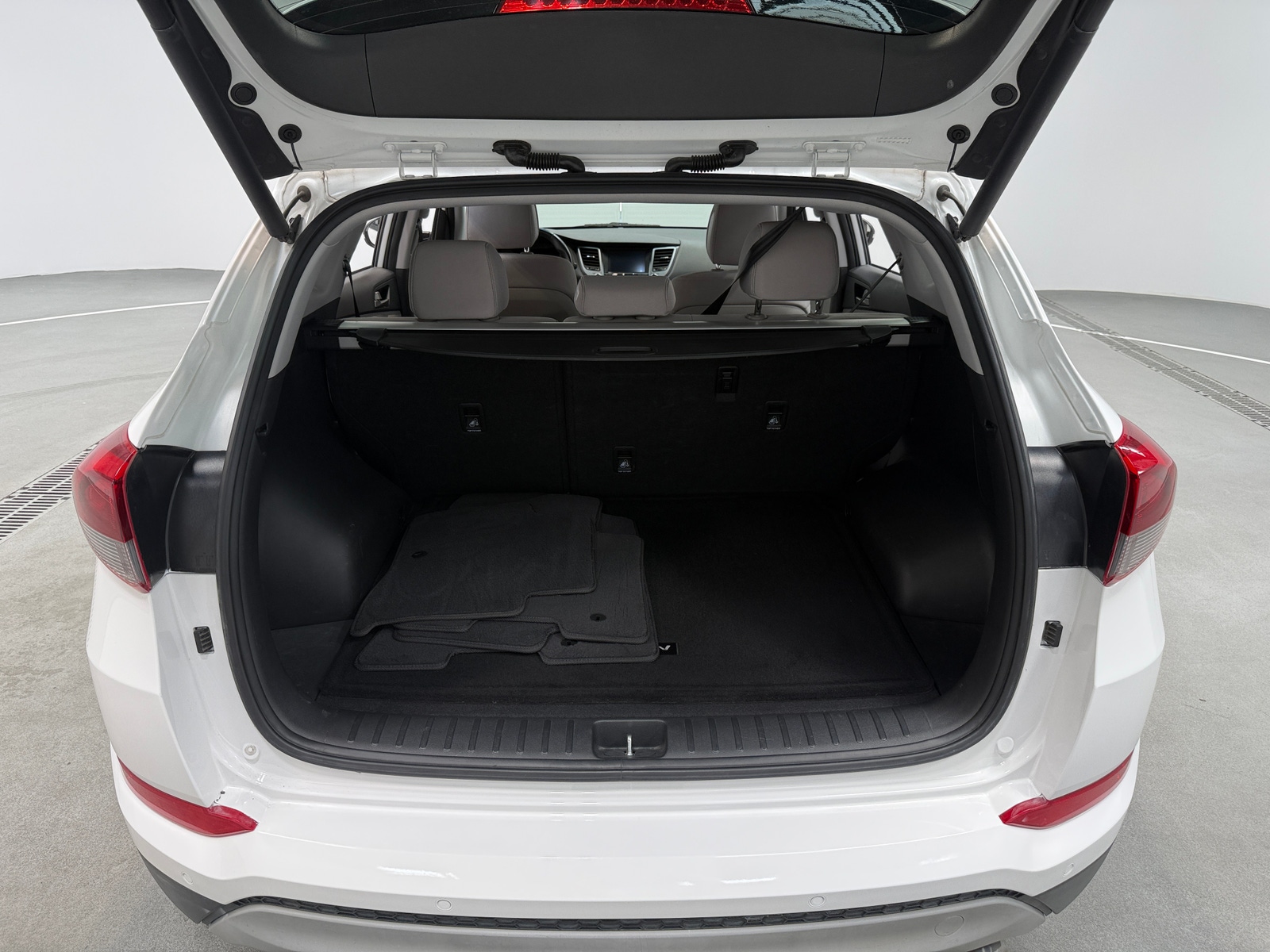 Thumbnail: 2018 Hyundai Tucson - 7