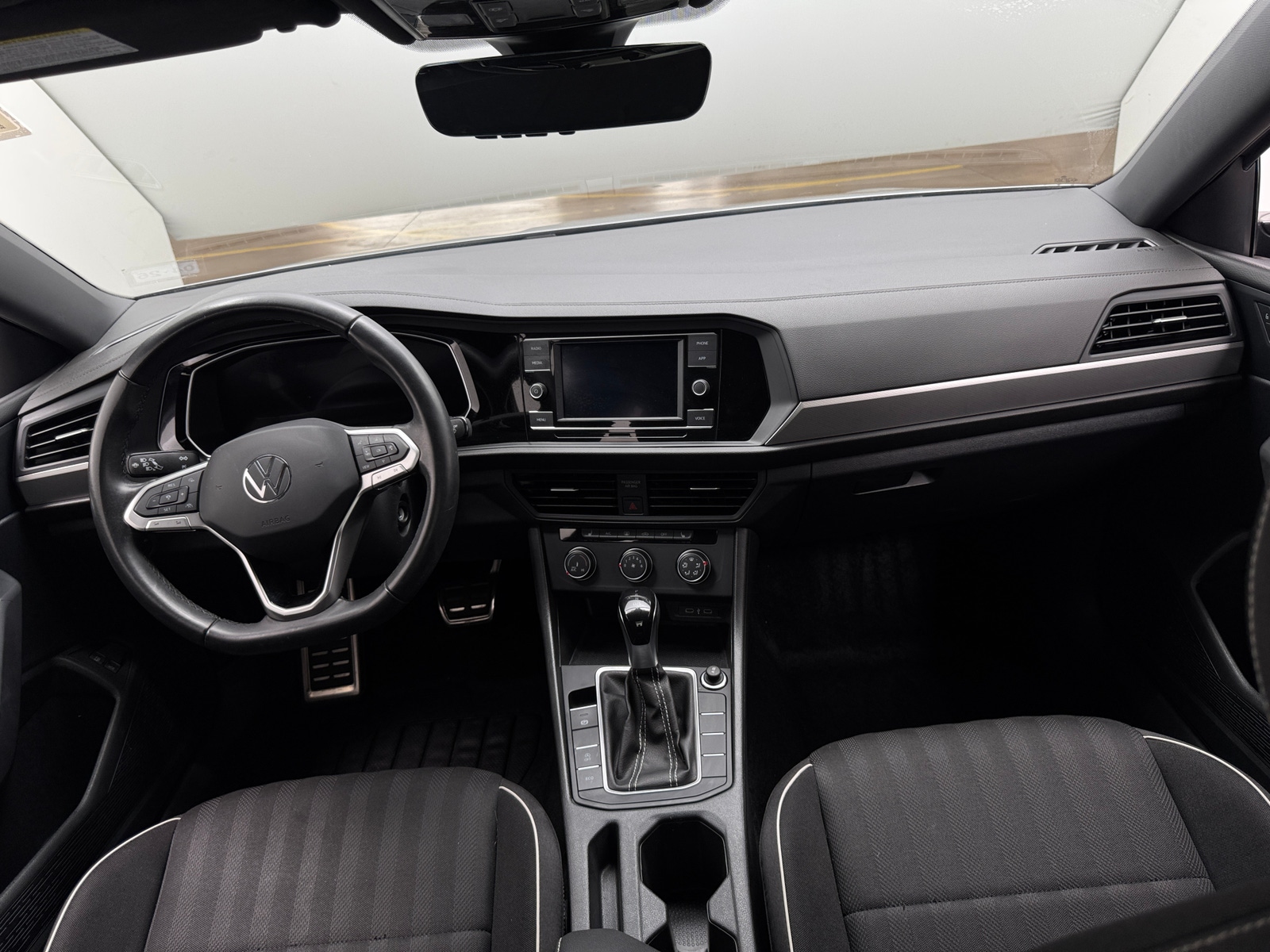 Thumbnail: 2024 Volkswagen Jetta - 3