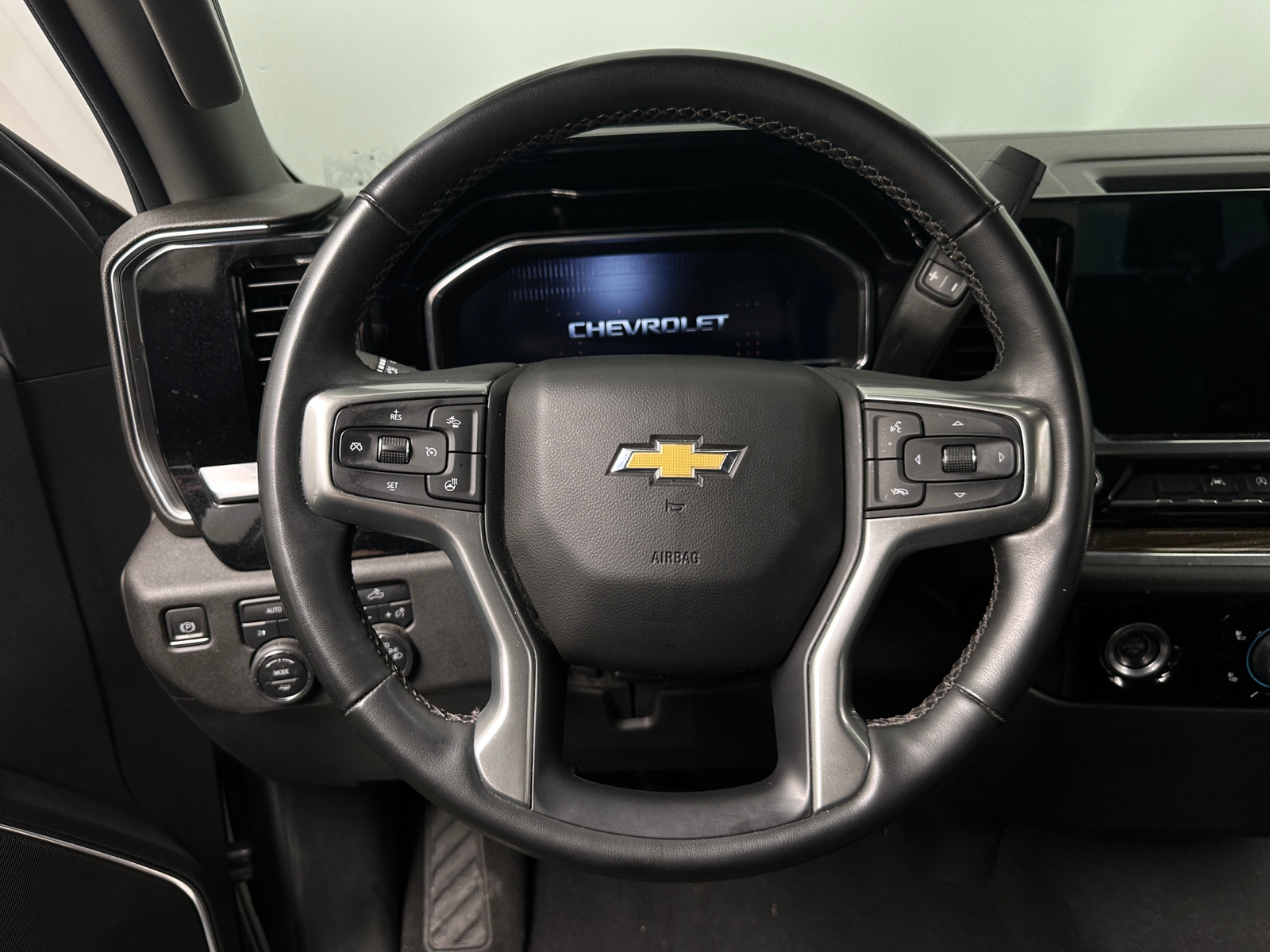 Thumbnail: 2023 Chevrolet Silverado 1500 - 5