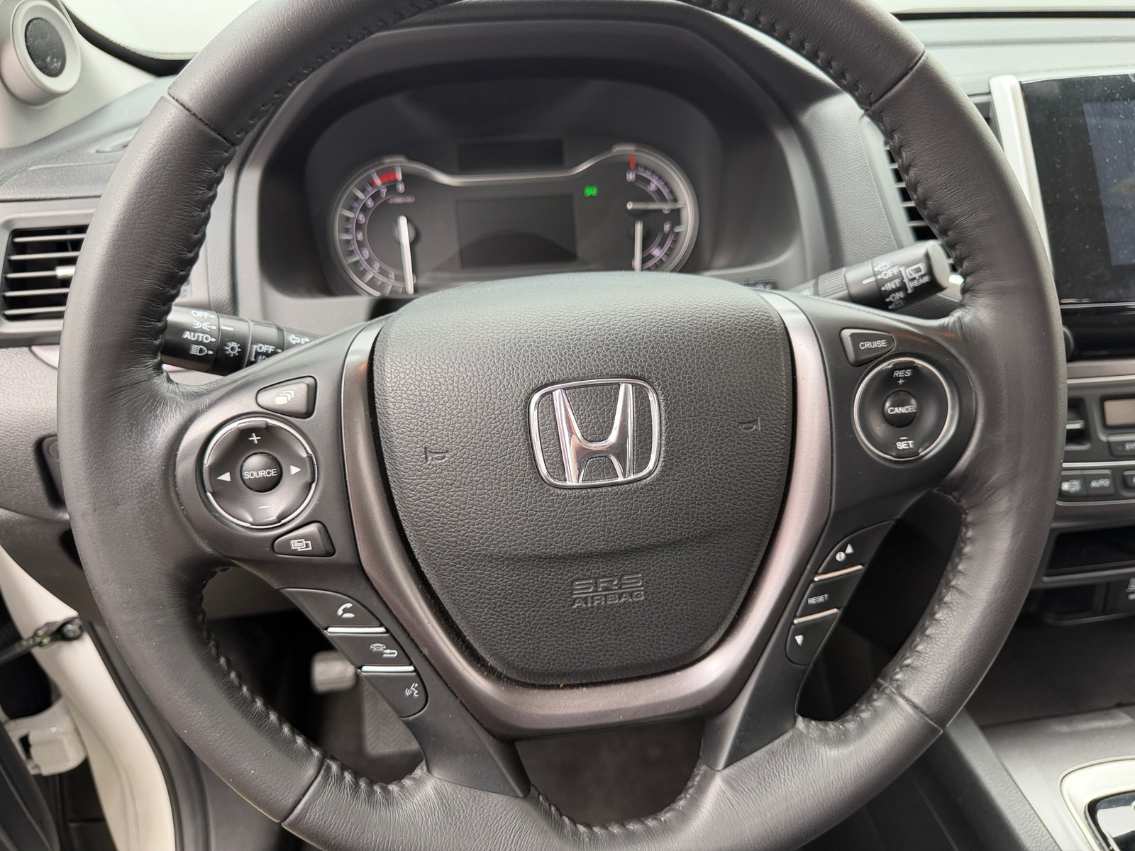 Thumbnail: 2018 Honda Pilot - 4