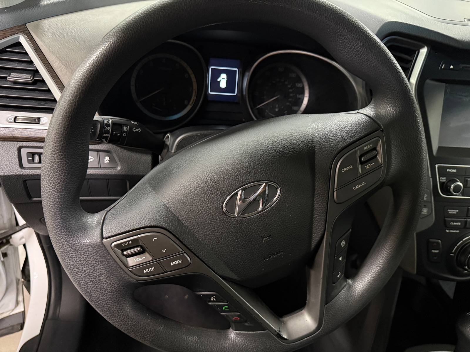Thumbnail: 2017 Hyundai Santa Fe - 5