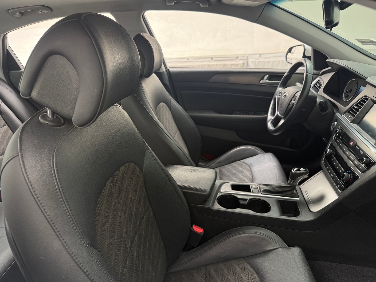 Thumbnail: 2016 Hyundai Sonata - 2