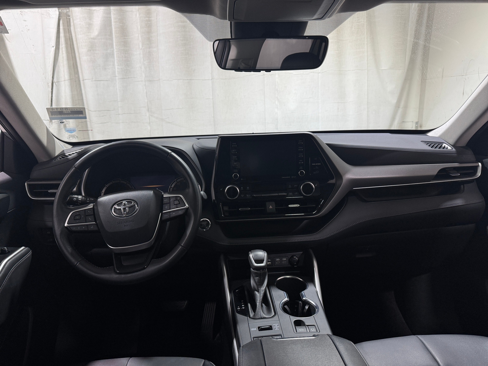 Thumbnail: 2022 Toyota Highlander - 2