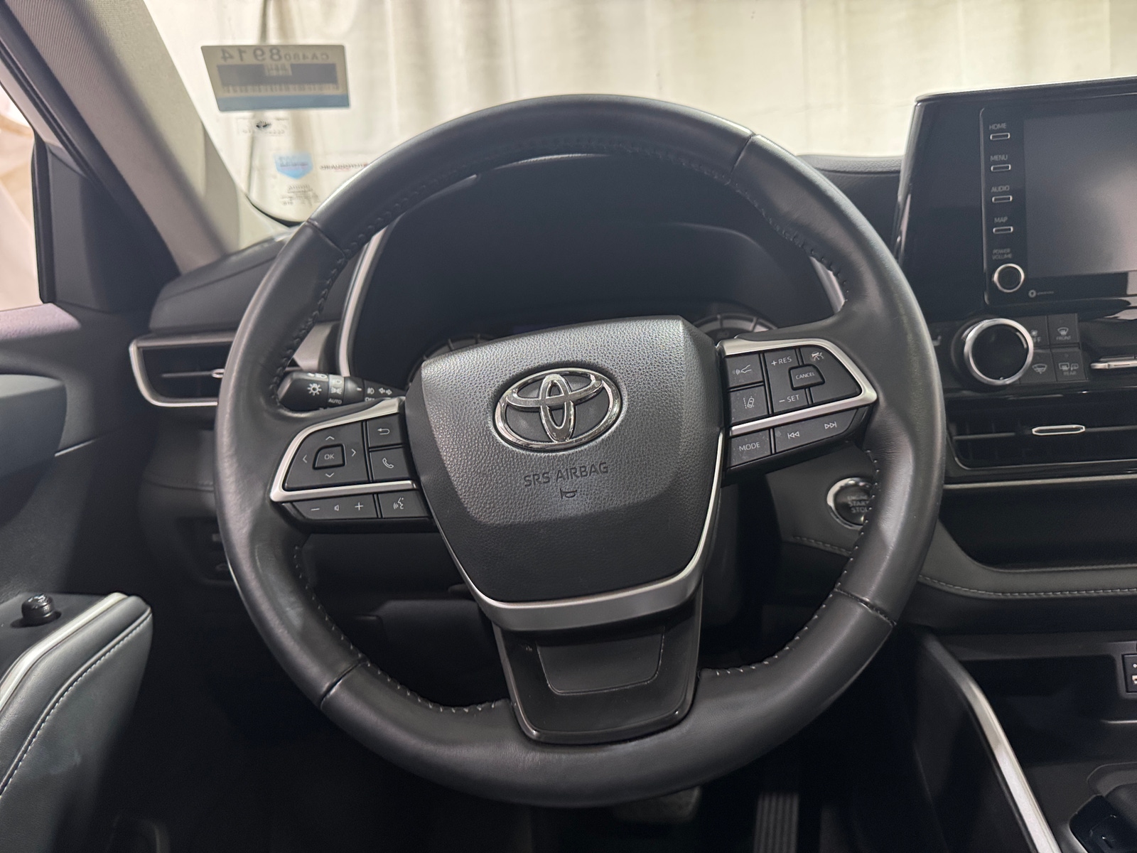 Thumbnail: 2022 Toyota Highlander - 4