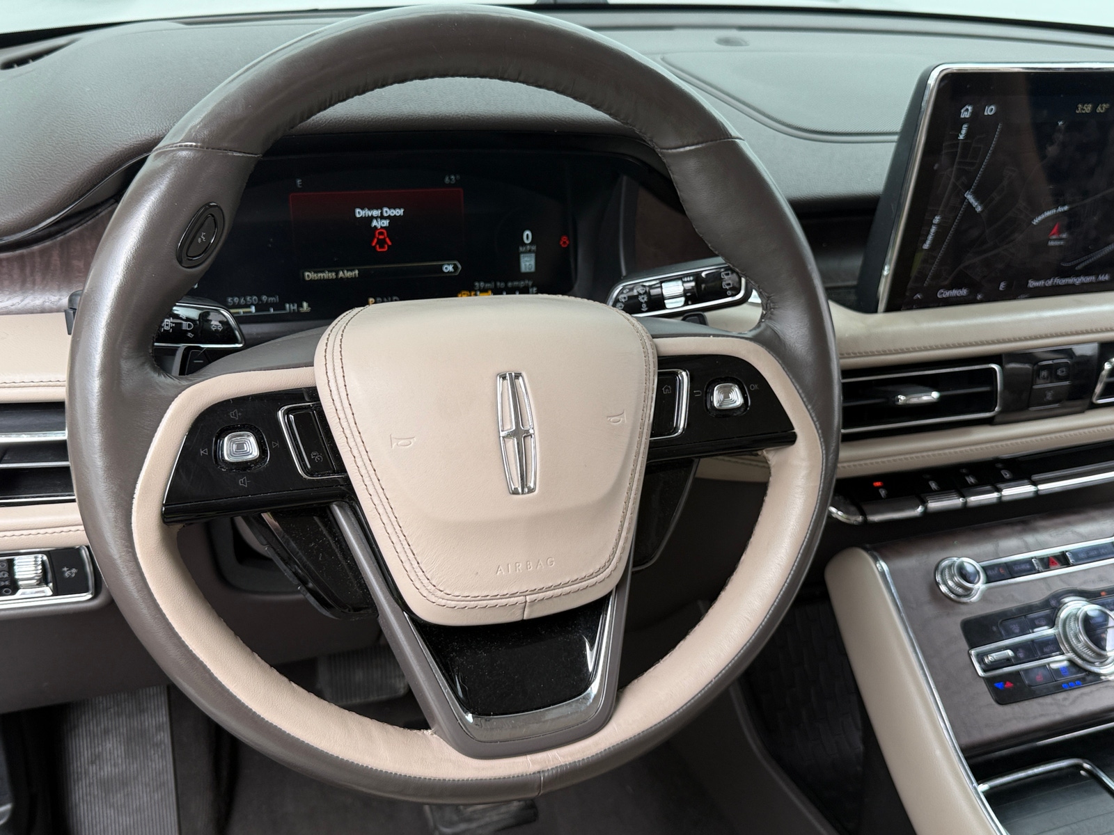 Thumbnail: 2023 Lincoln Aviator - 4