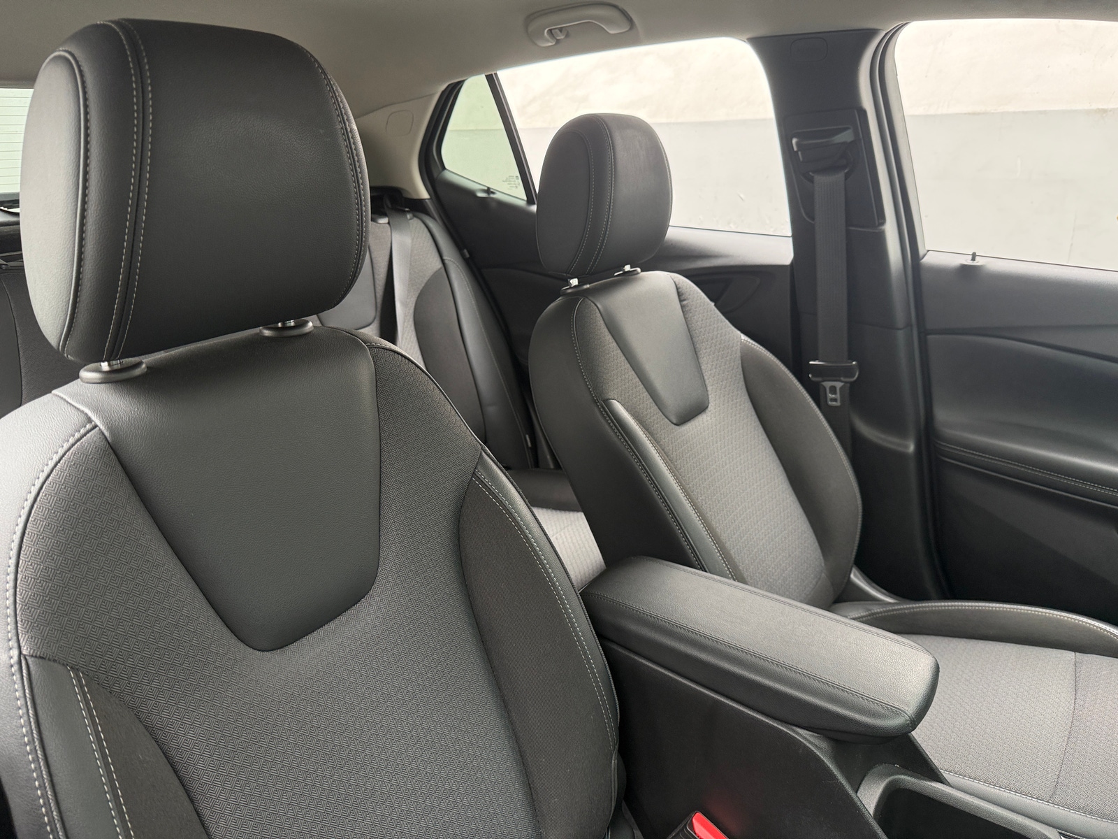 Thumbnail: 2022 Buick Encore GX - 2