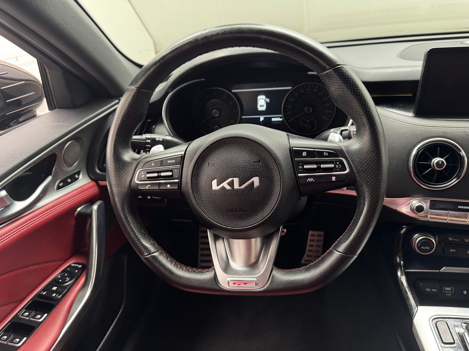 Thumbnail: 2022 Kia Stinger - 4