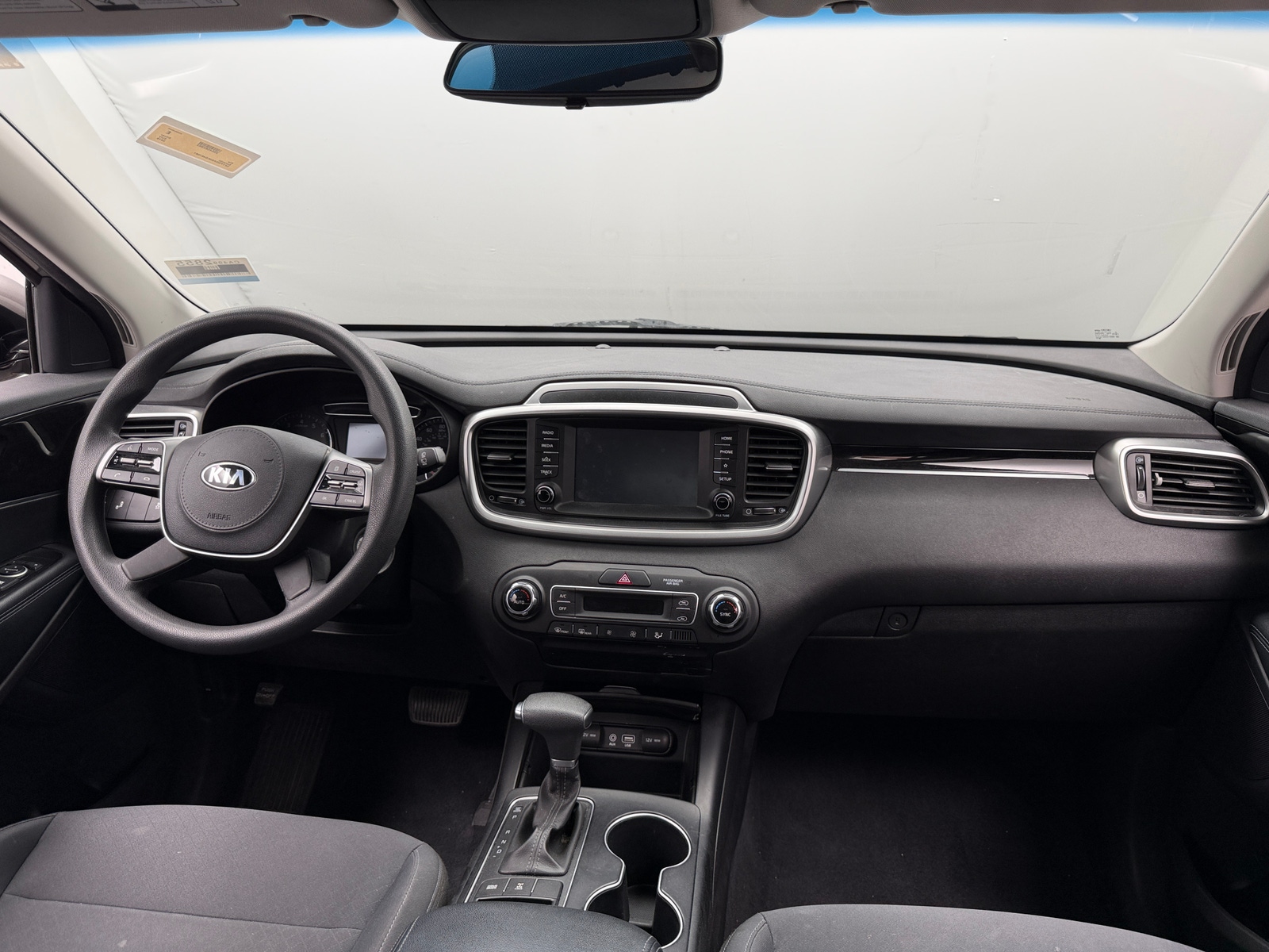 Thumbnail: 2019 Kia Sorento - 3