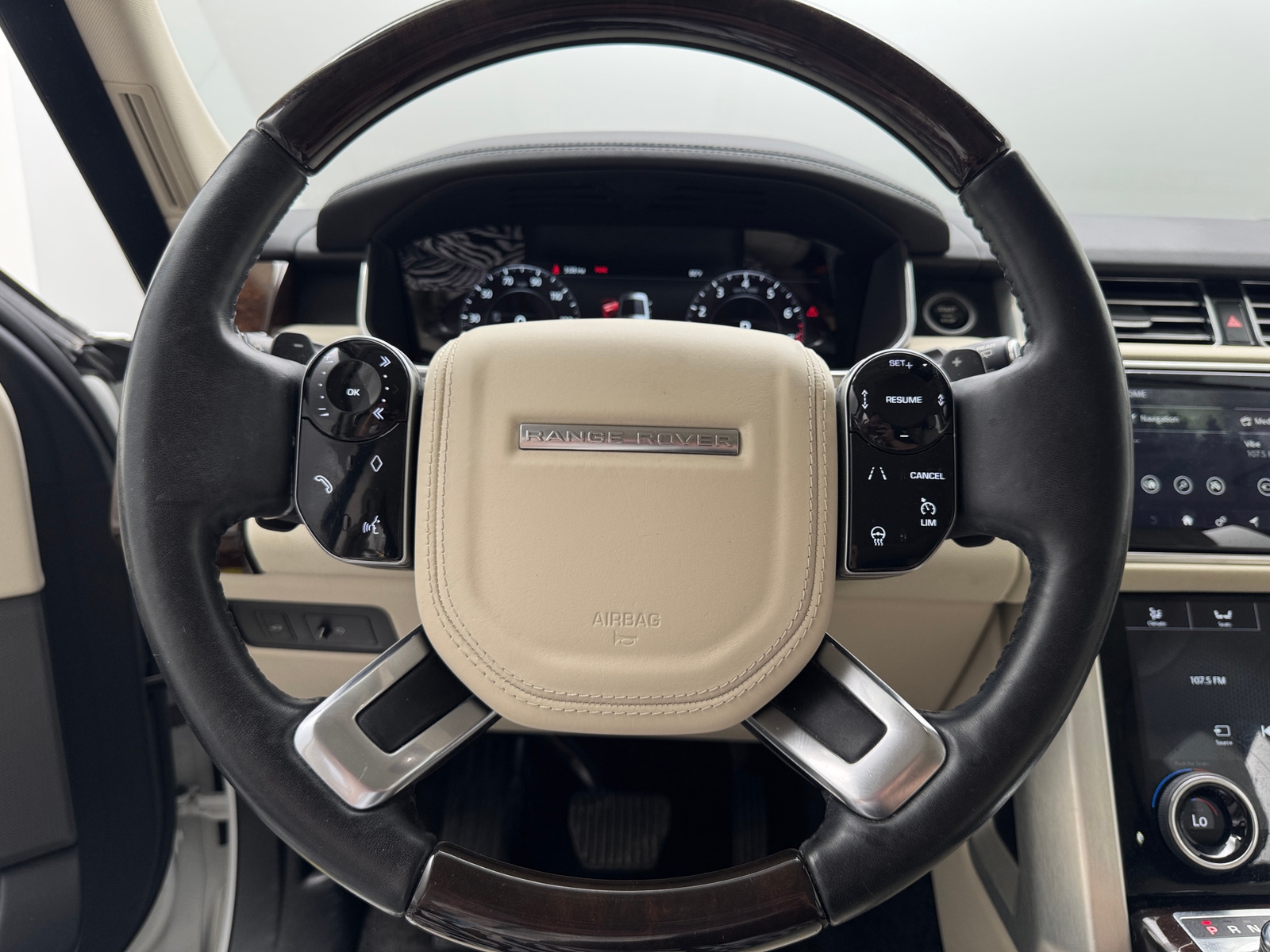 Thumbnail: 2020 Land Rover Range Rover - 4