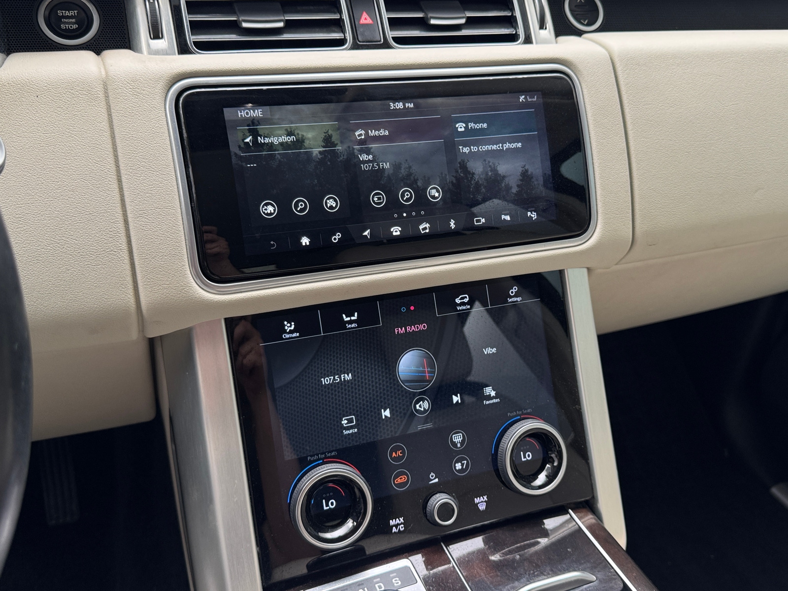 Thumbnail: 2020 Land Rover Range Rover - 3