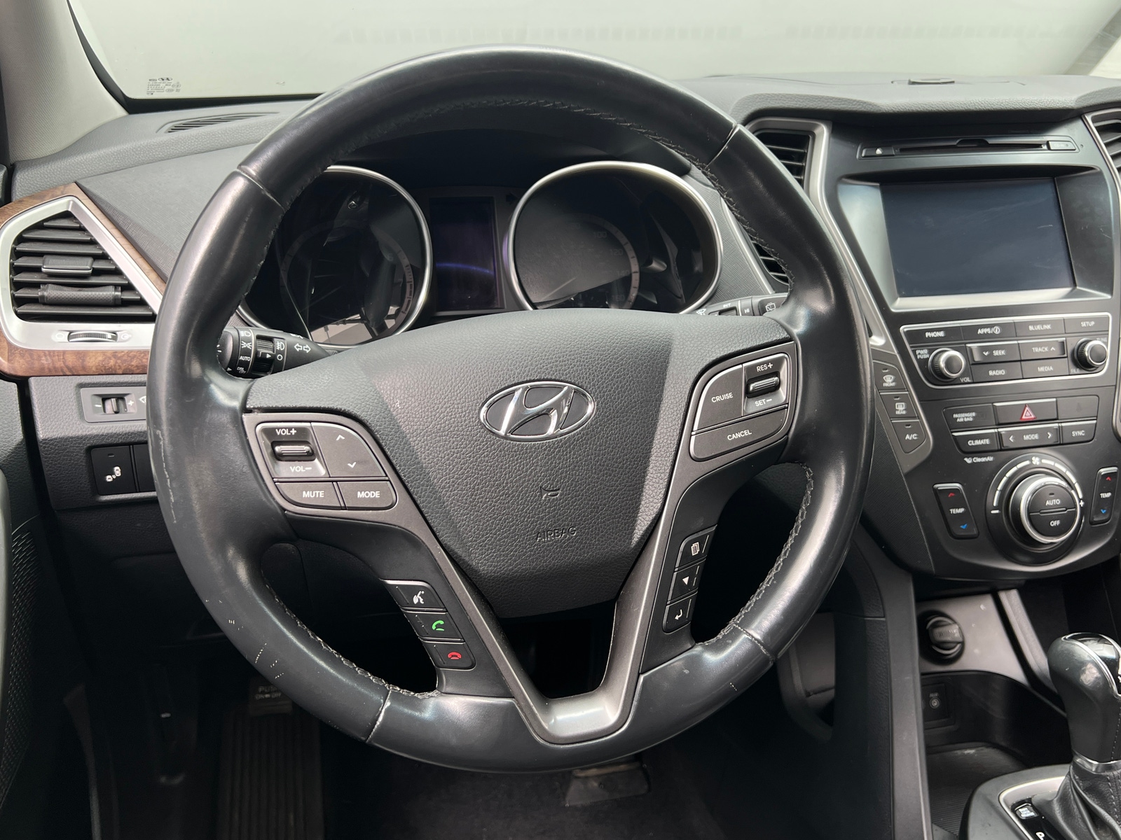Thumbnail: 2017 Hyundai Santa Fe - 4