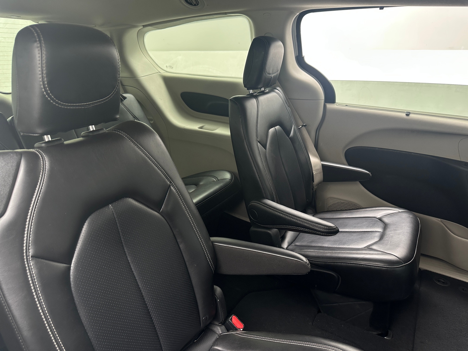 Thumbnail: 2023 Chrysler Pacifica - 5