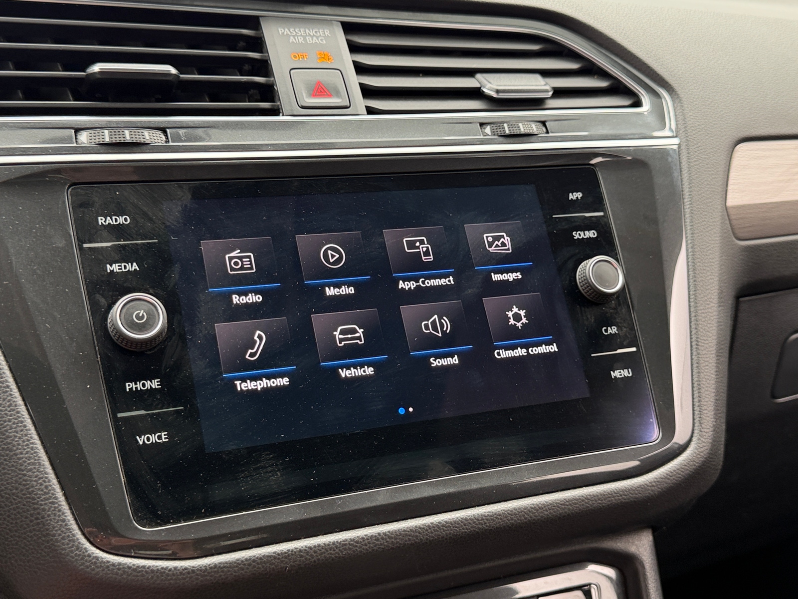 Thumbnail: 2019 Volkswagen Tiguan - 3